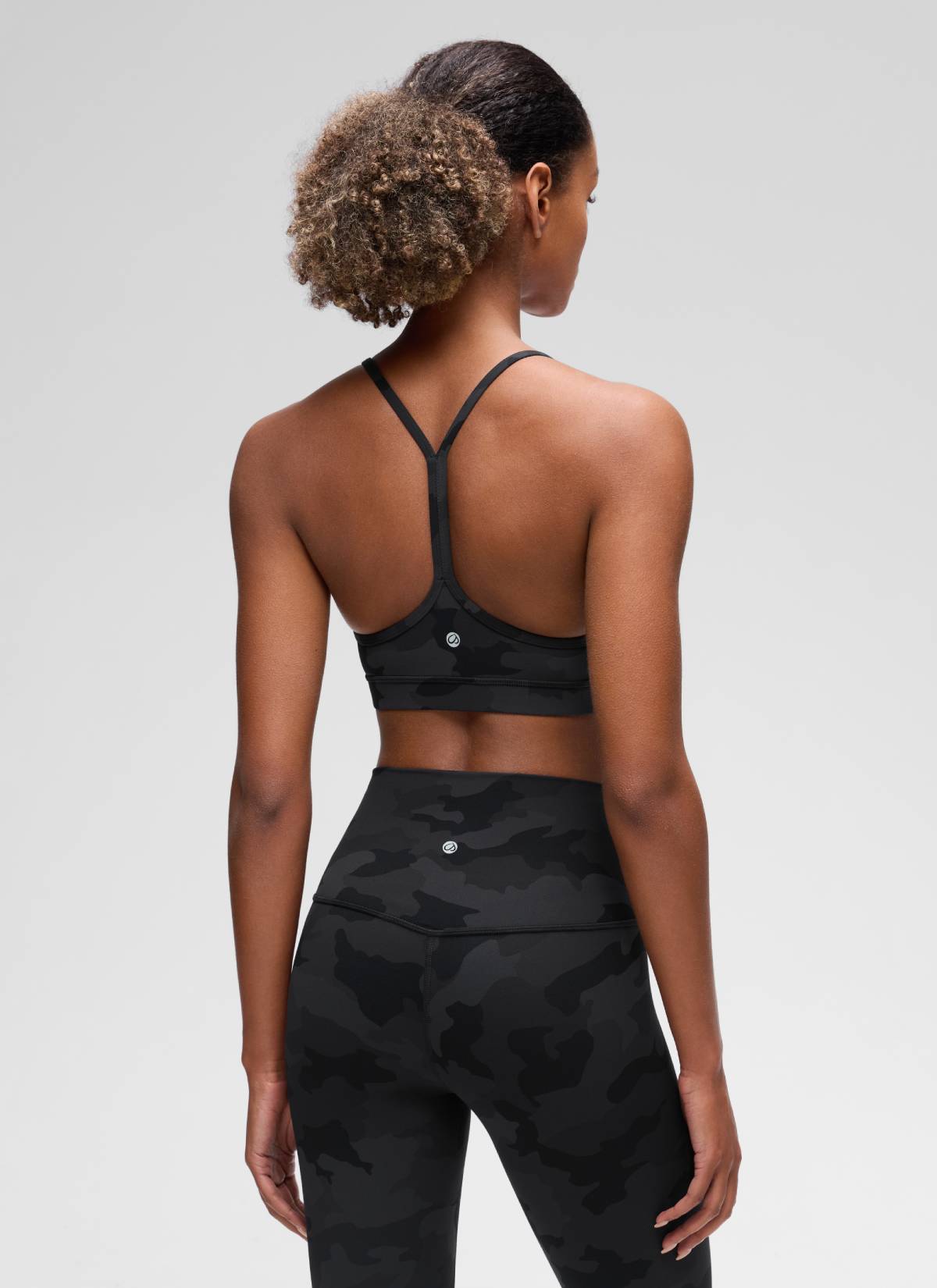 CRZ YOGA Butterluxe Sujetador Deportivo con Espalda en Y para Mujer Gris oscuro Camuflaje 2