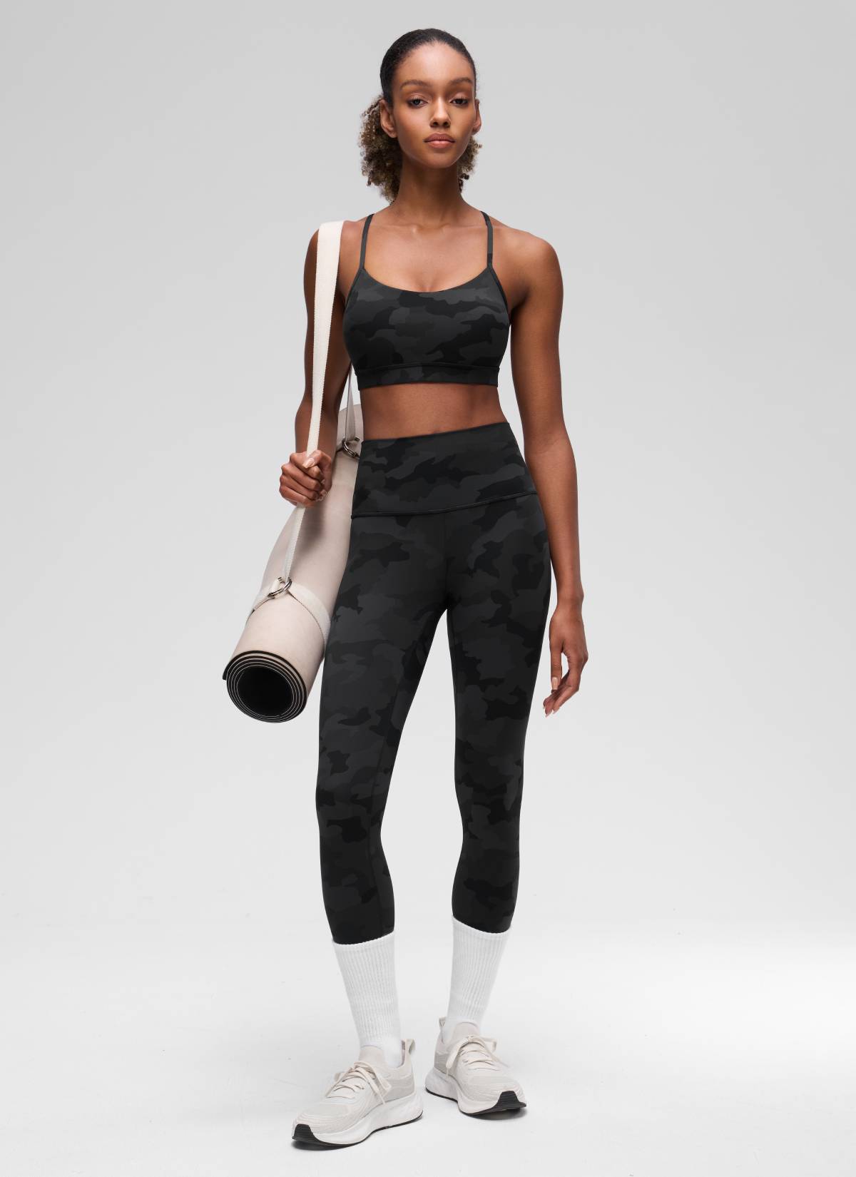 CRZ YOGA Butterluxe Sujetador Deportivo con Espalda en Y para Mujer Gris oscuro Camuflaje 2