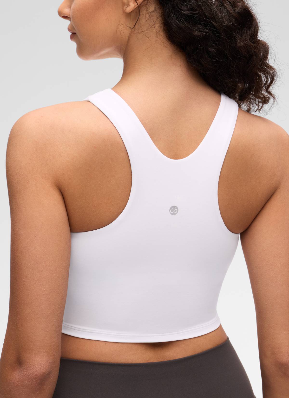 CRZ YOGA Butterluxe Camiseta sin Mangas con Espalda Cruzada para Mujer blanco