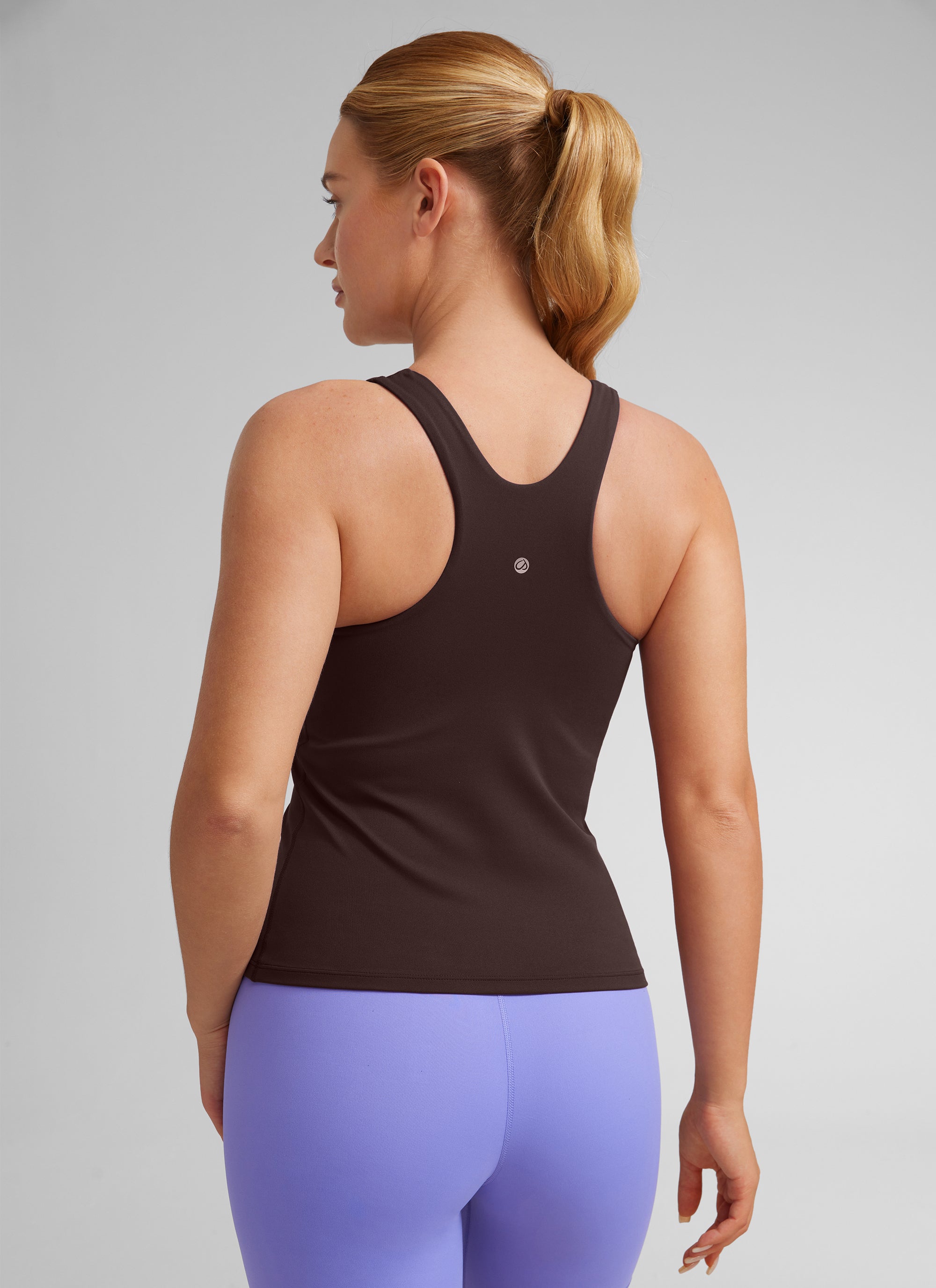 CRZ YOGA Butterluxe Camiseta con Espalda Cruzada y Estampado para Mujer Marrón Fudge Caliente
