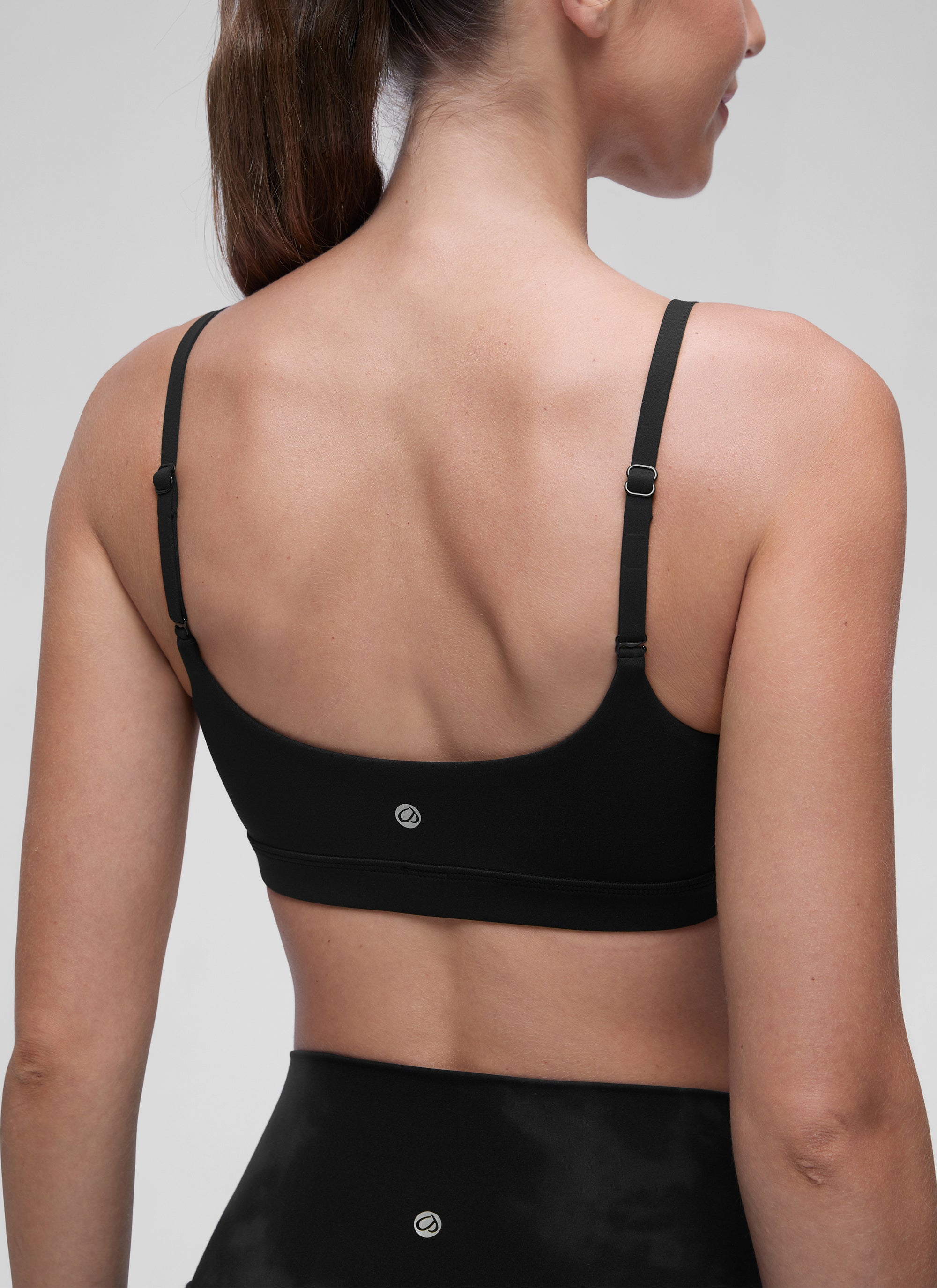 CRZ YOGA Butterluxe Sujetador con Tirantes Spaguetti Ajustables Negro