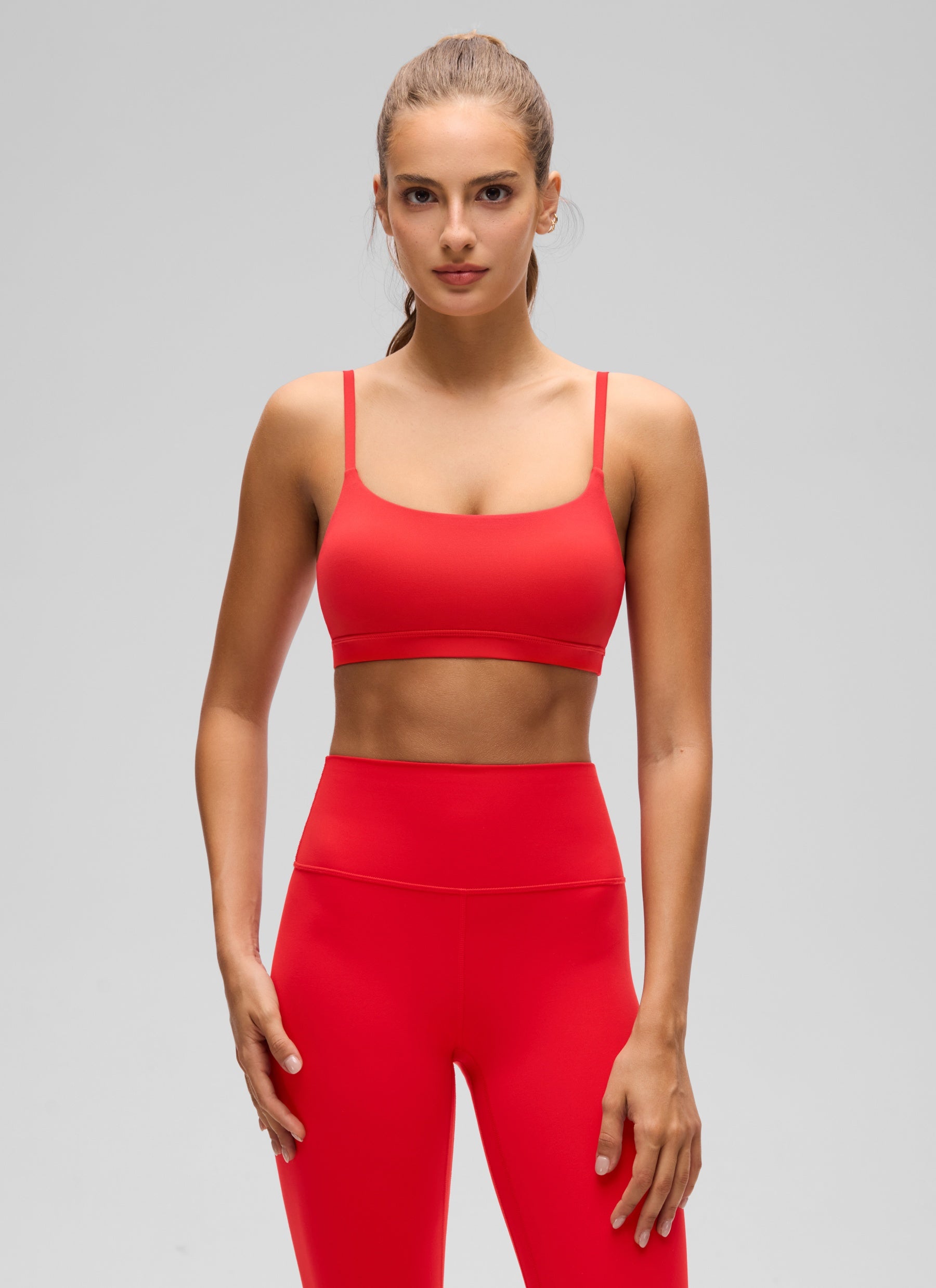 CRZ YOGA Butterluxe Sujetador con Tirantes Spaguetti Ajustables Rojo Profundo