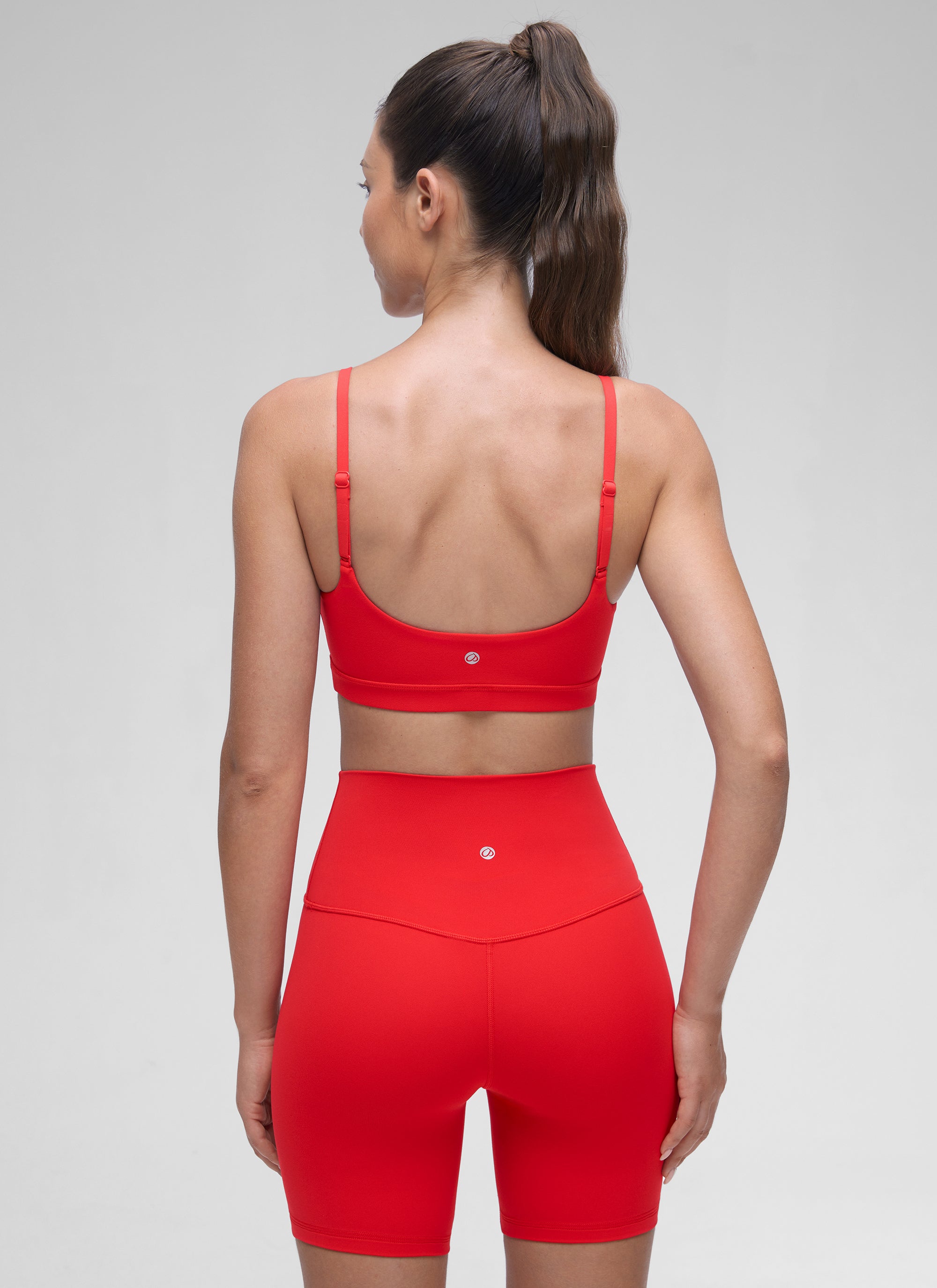 CRZ YOGA Butterluxe Sujetador con Tirantes Spaguetti Ajustables Rojo Profundo