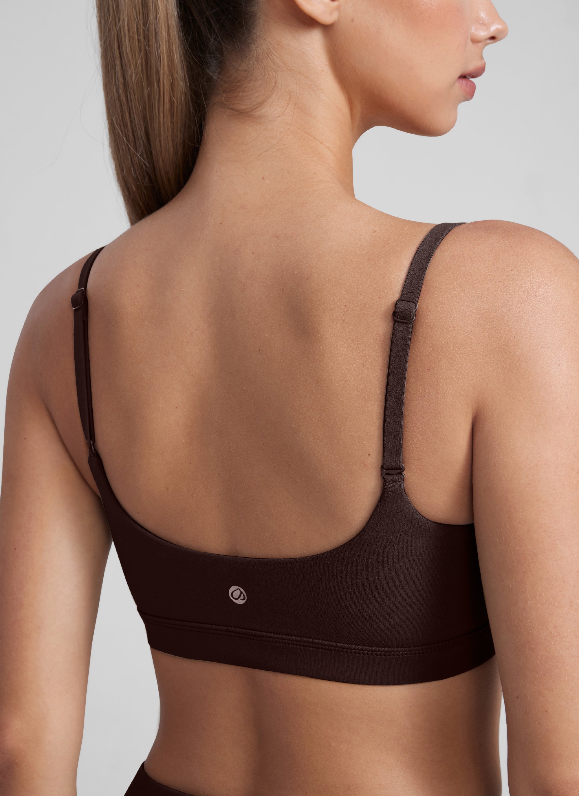 CRZ YOGA Butterluxe Sujetador con Tirantes Spaguetti Ajustables Marrón Fudge Caliente