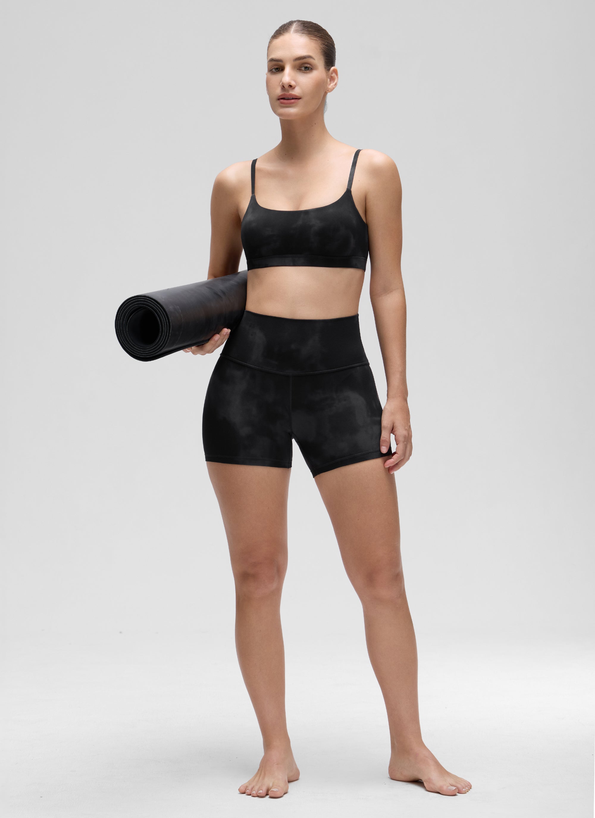 CRZ YOGA Butterluxe Sujetador con Tirantes Spaguetti Ajustables Flores De Tinte Negro