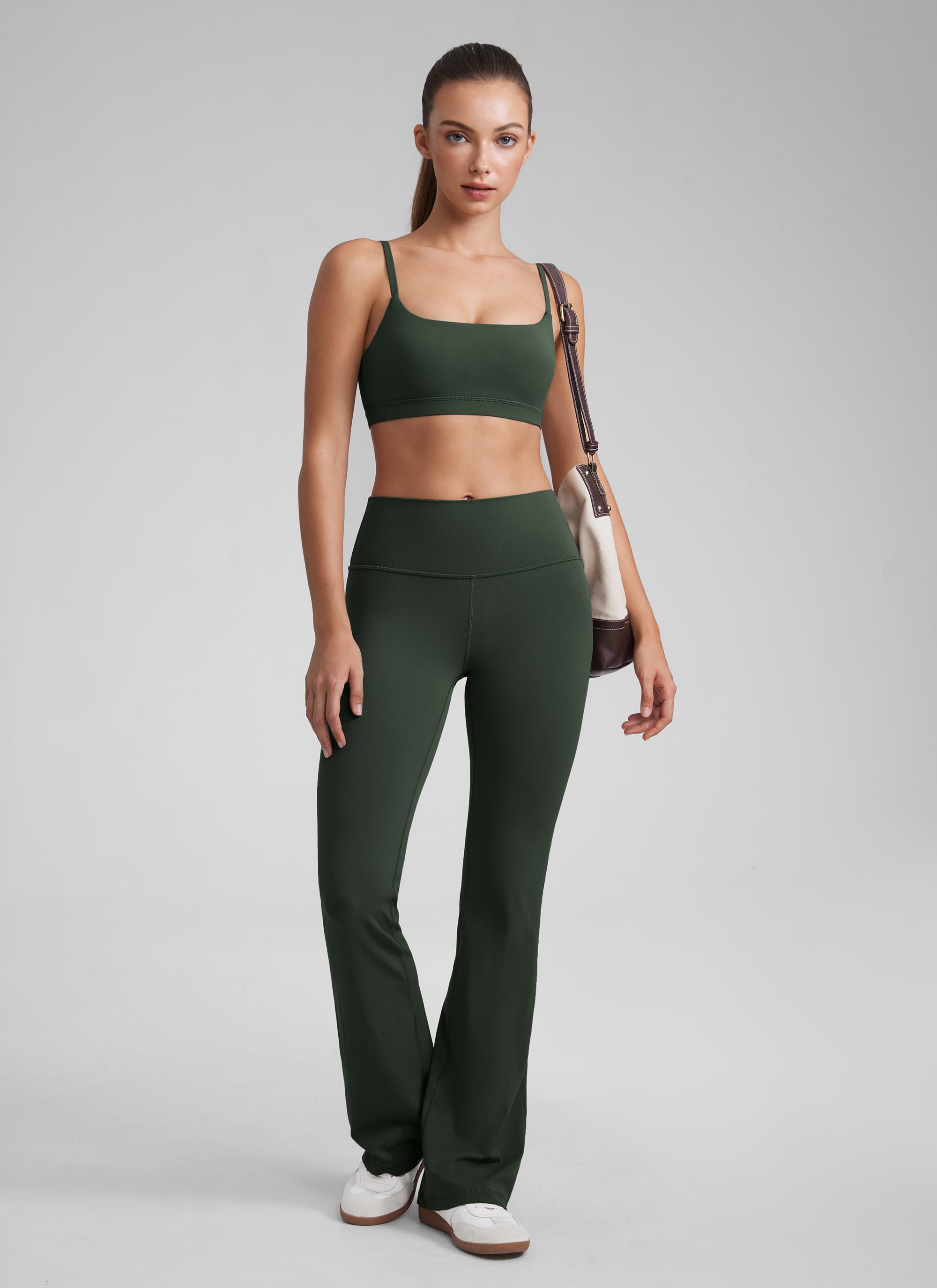 CRZ YOGA Butterluxe Sujetador con Tirantes Spaguetti Ajustables Leyenda Verde