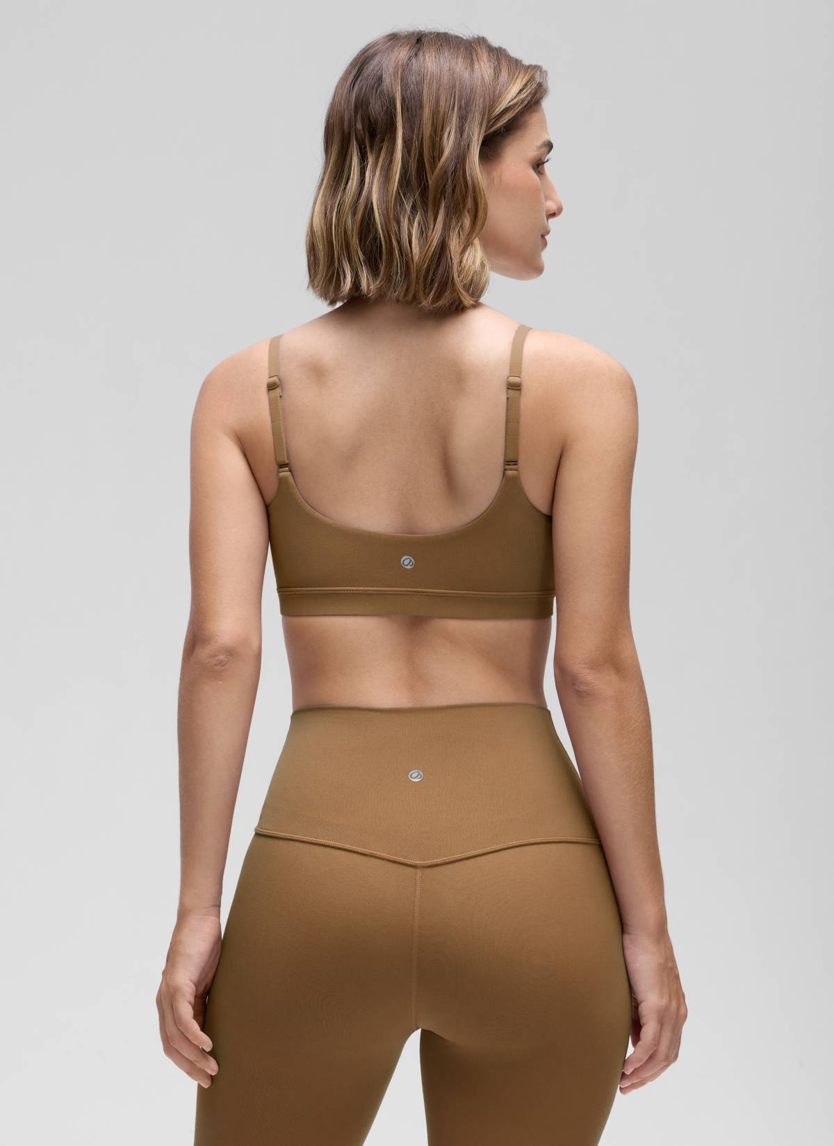 CRZ YOGA Butterluxe Sujetador con Tirantes Spaguetti Ajustables Pimienta de Jamaica