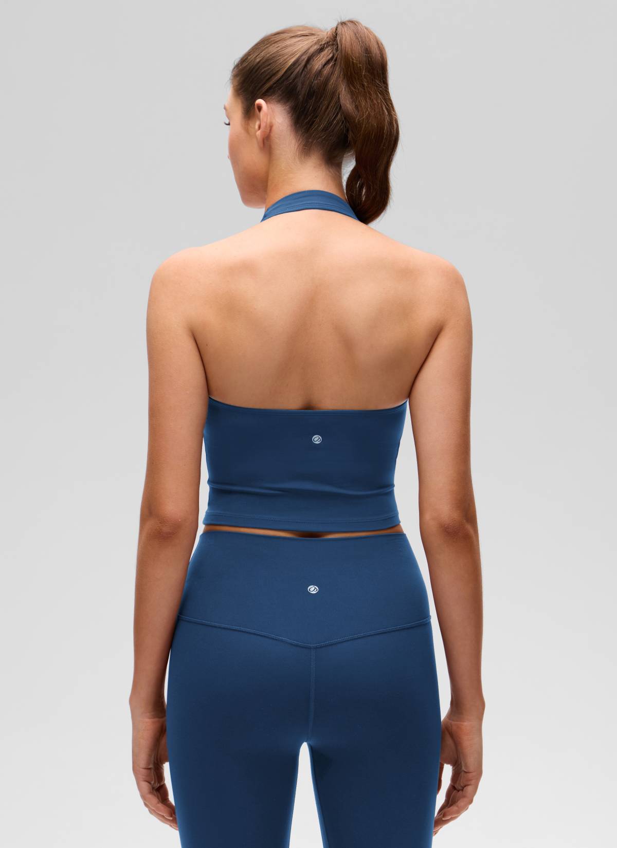 CRZ YOGA Camisetas sin Mangas con Cuello Halter y Tirantes Finos MARFIL FRANCÉS @model_info:Gelya