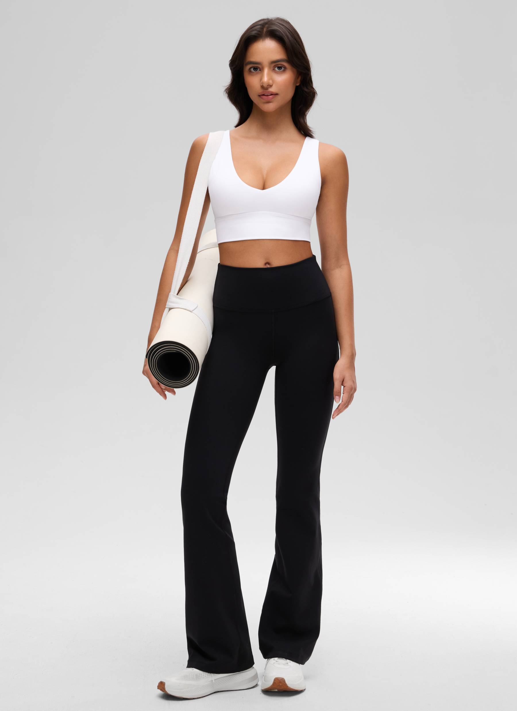 CRZ YOGA Butterluxe Sujetador Deportivo Largo con Cuello en V Profundo blanco