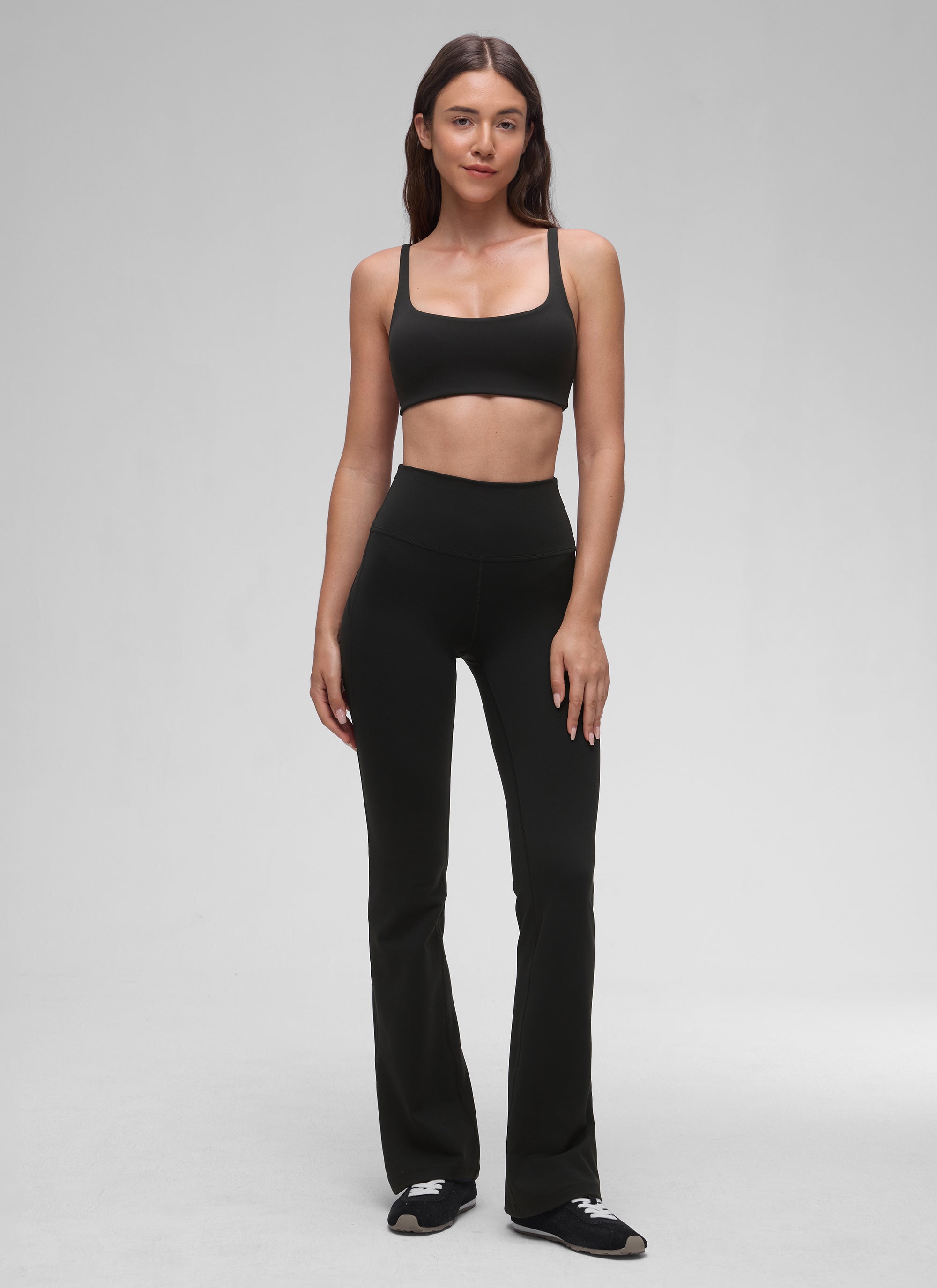 CRZ YOGA Butterluxe Sujetador Mini con Acolchado y Escote Cuadrado Negro