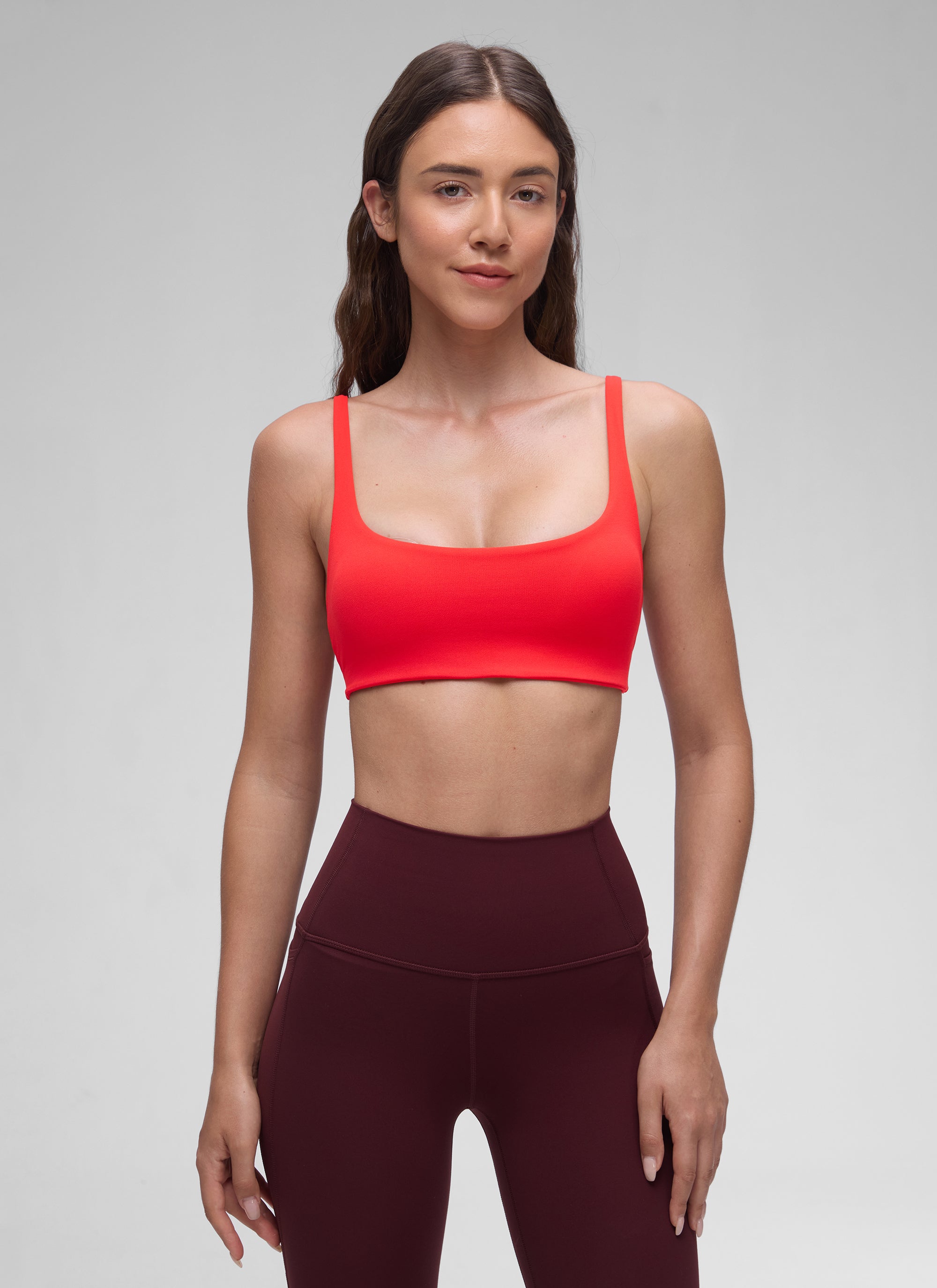 CRZ YOGA Butterluxe Sujetador Mini con Acolchado y Escote Cuadrado Rojo Profundo