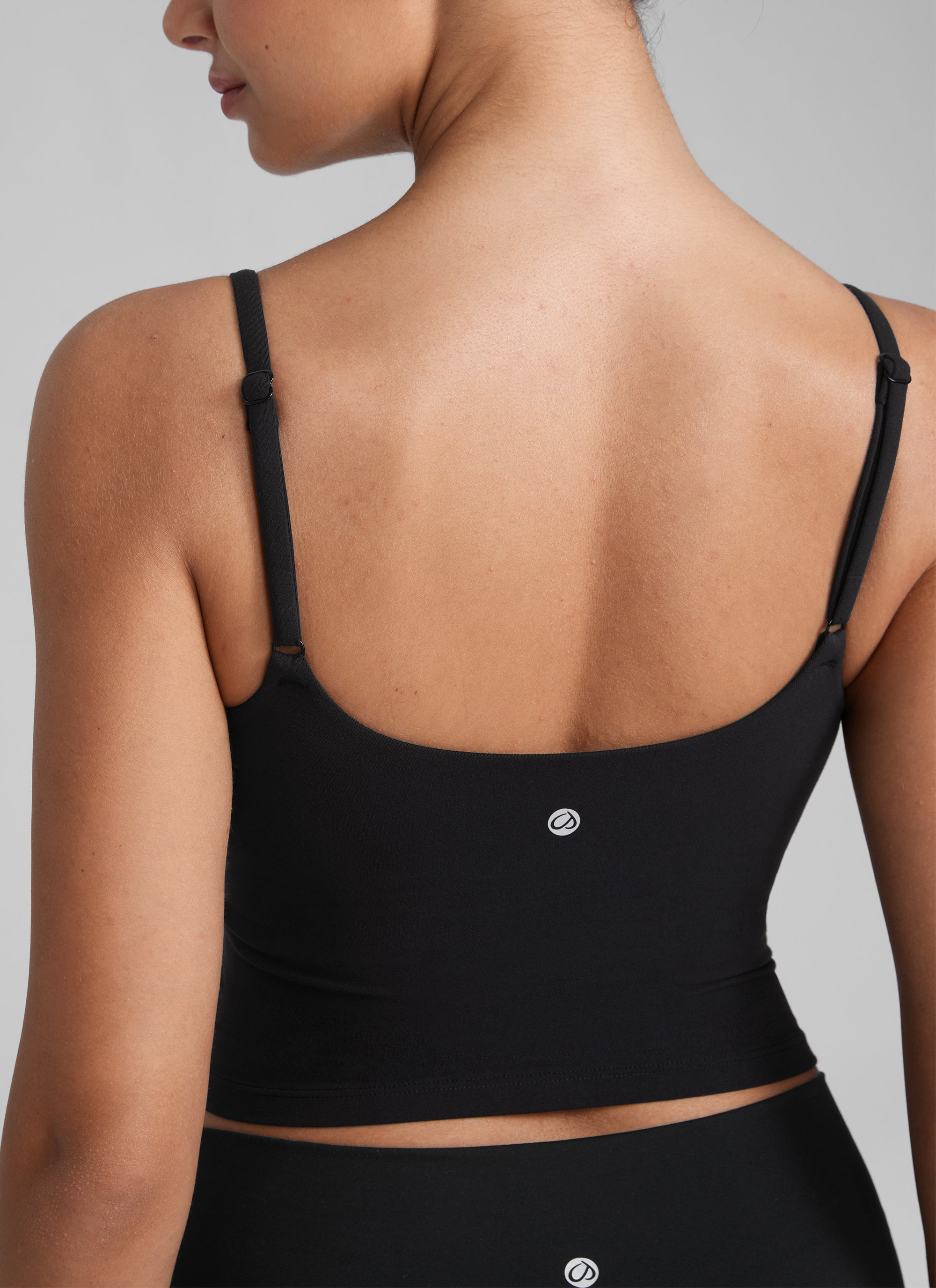 CRZ YOGA Butterlift Sujetador Deportivo con Escote Redondo y U Espalda para Mujer Negro @model_info:Anano