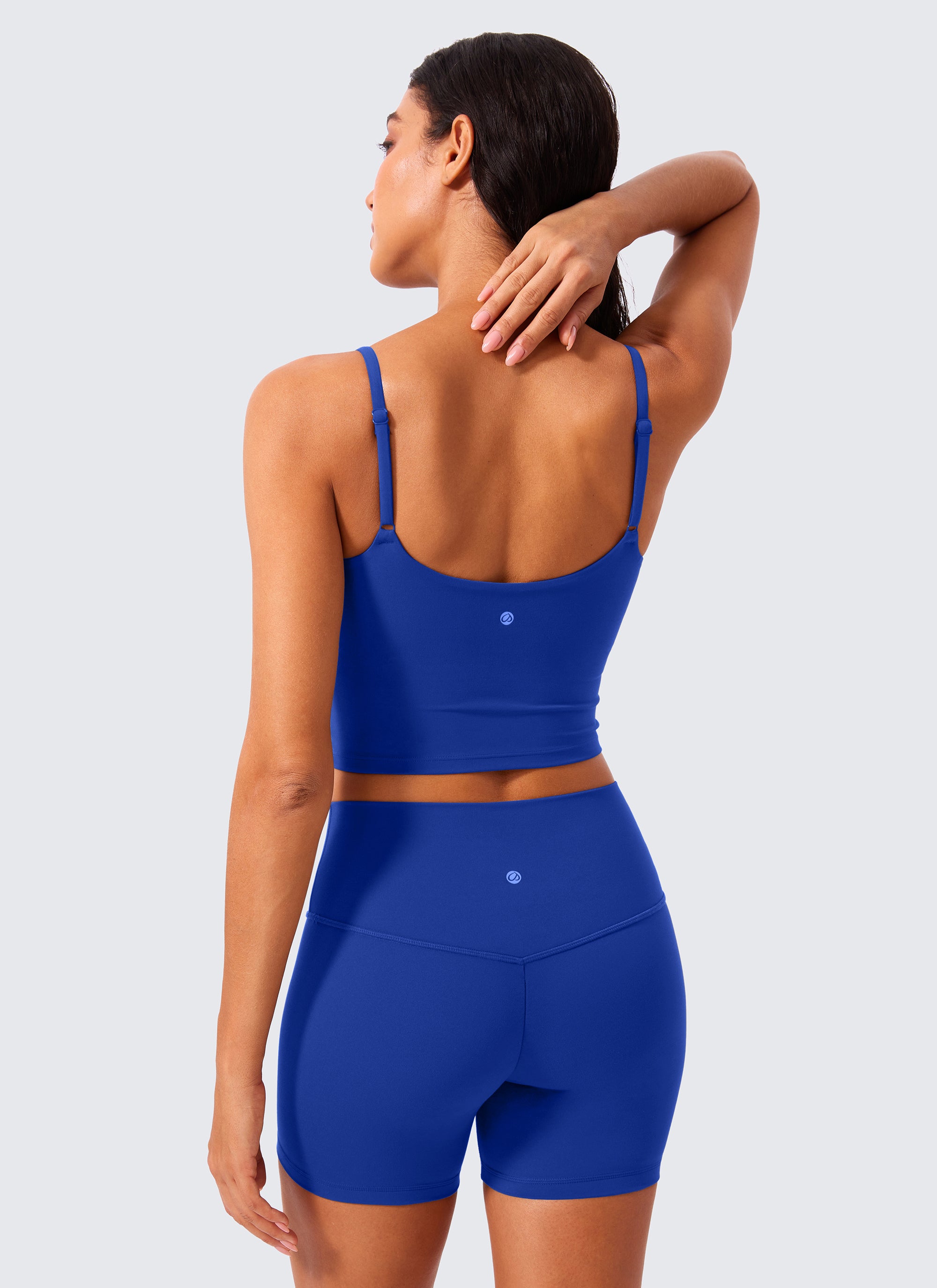 CRZ YOGA Butterlift Sujetador Deportivo con Escote Redondo y U Espalda para Mujer Azul Ondulante @model_info:Mariana