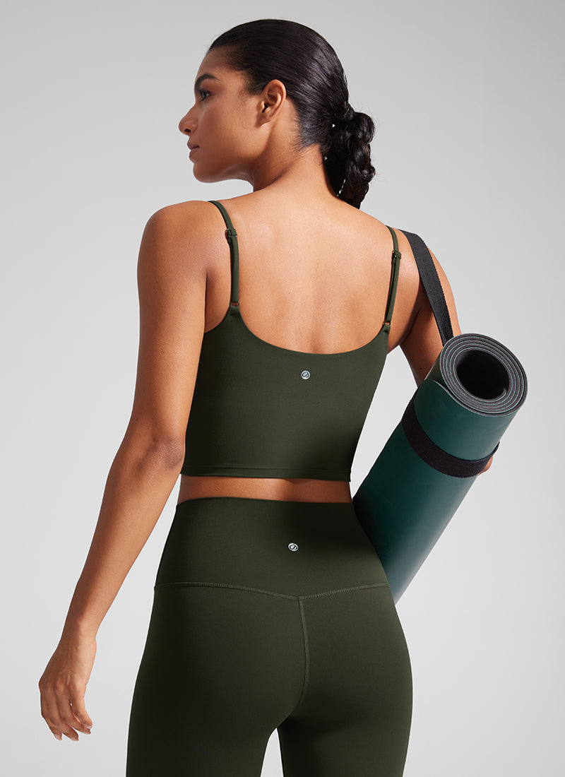 CRZ YOGA Butterlift Sujetador Deportivo con Escote Redondo y U Espalda para Mujer Verde Oliva @model_info:Crystal