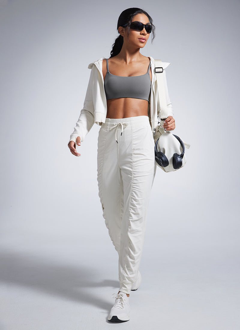 CRZ YOGA Butterbreeze Sujetador Deportivo con Tirantes Finos y Escote Redondo para Mujer Lava Humo Gris