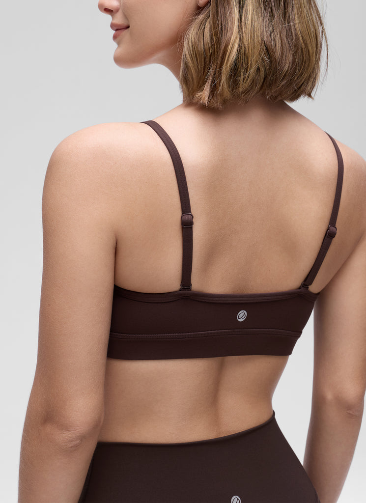 CRZ YOGA Butterluxe Sujetador con Cuello en V y Tirantes Espagueti para Mujer Marrón Fudge Caliente