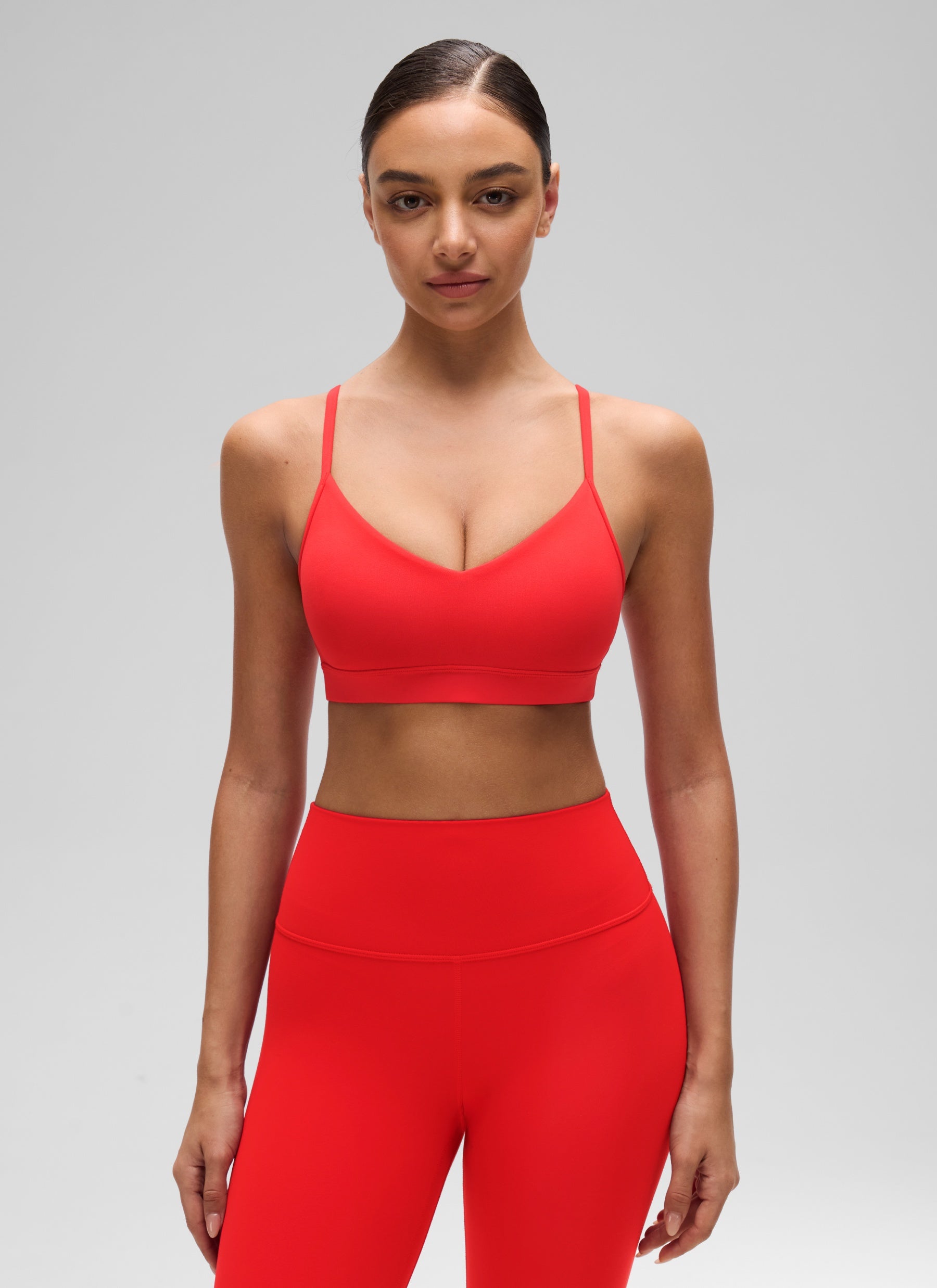 CRZ YOGA Butterluxe Sujetador con Cuello en V y Tirantes Espagueti para Mujer Rojo Profundo