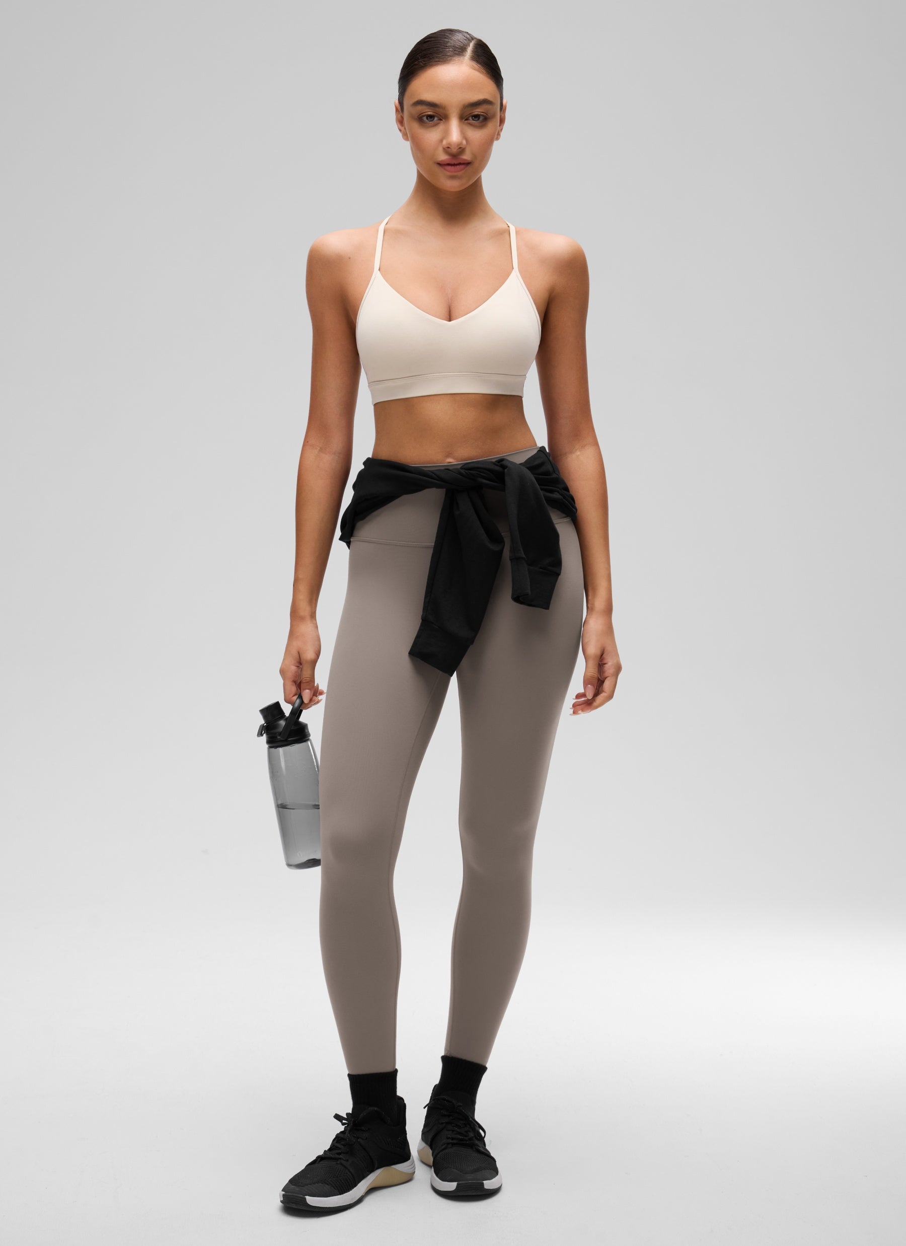 CRZ YOGA Butterluxe Sujetador con Cuello en V y Tirantes Espagueti para Mujer Bronceado Mojave
