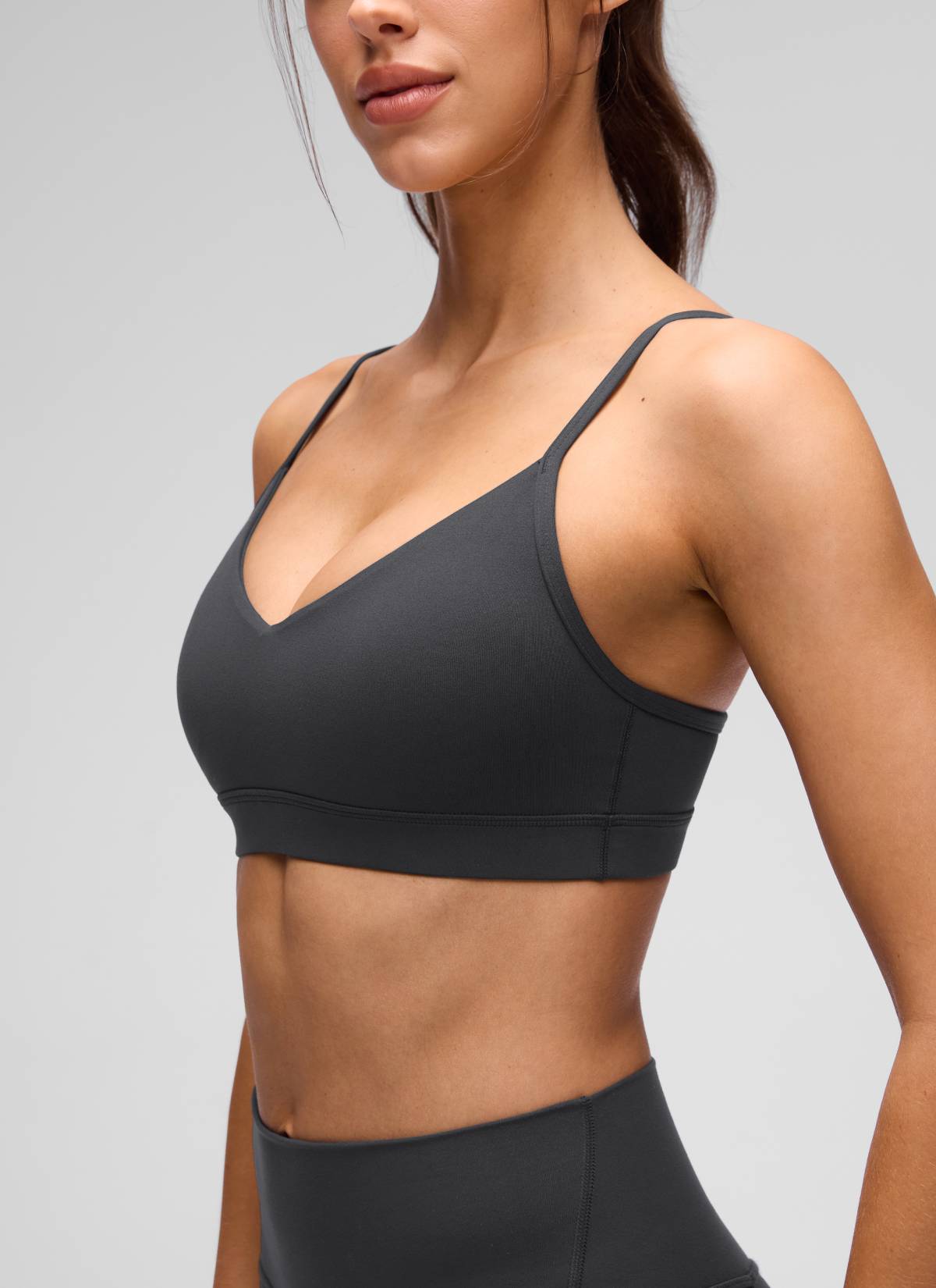 CRZ YOGA Butterluxe Sujetador con Cuello en V y Tirantes Espagueti para Mujer Gris misterioso