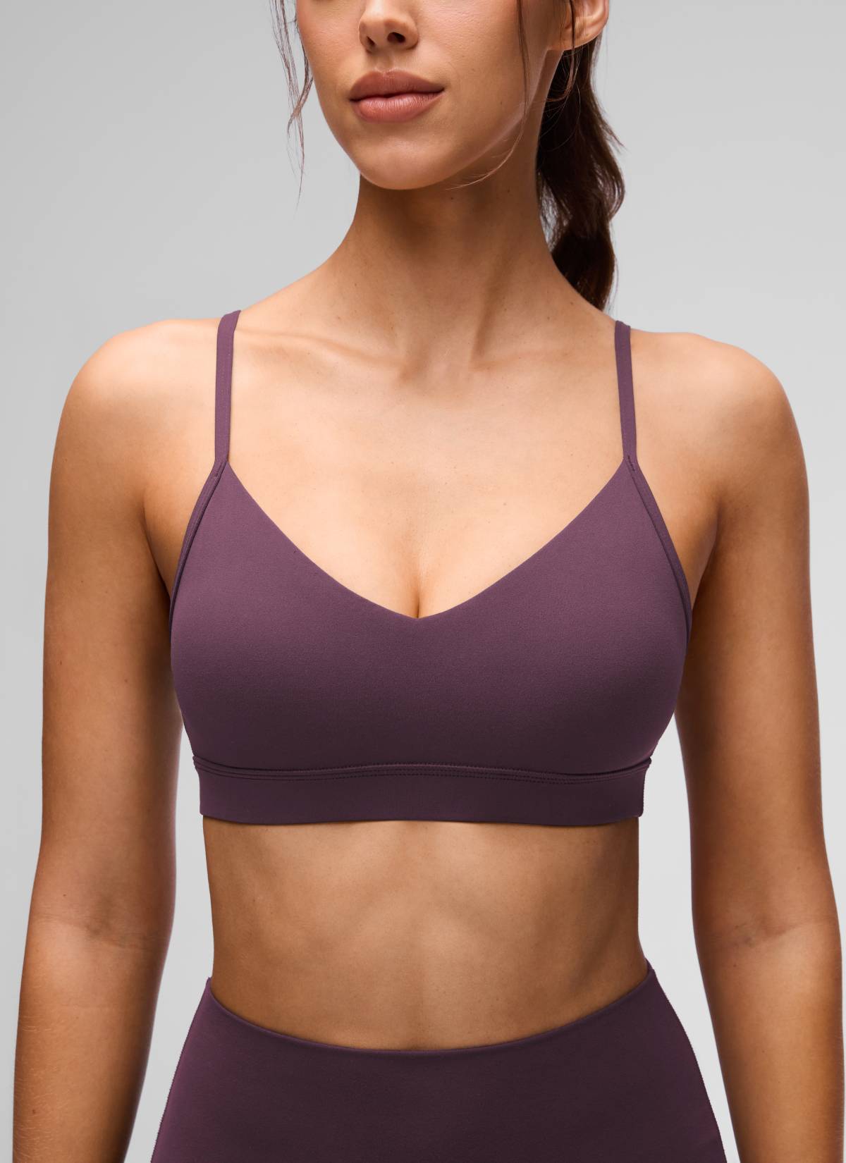 CRZ YOGA Butterluxe Sujetador con Cuello en V y Tirantes Espagueti para Mujer Uva Cardo Morado