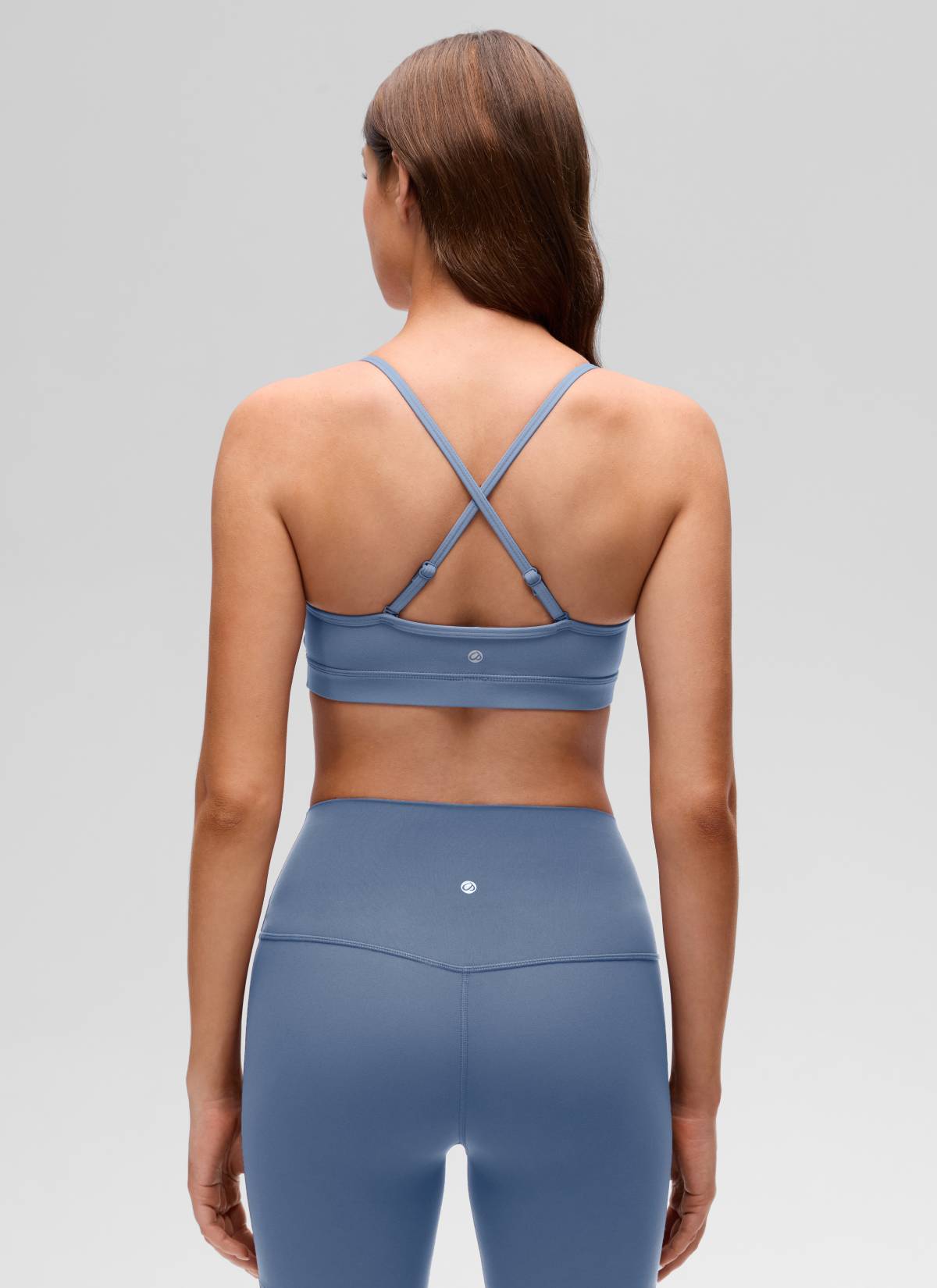 CRZ YOGA Butterluxe Sujetador con Cuello en V y Tirantes Espagueti para Mujer Denim lavado