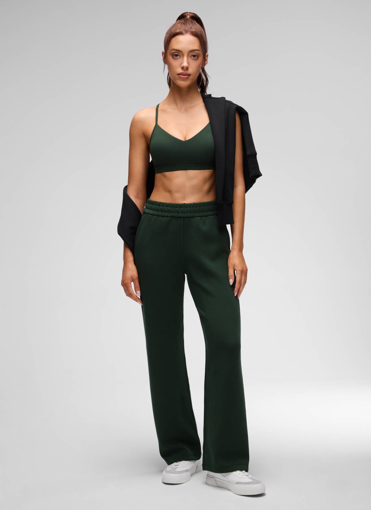 CRZ YOGA Butterluxe Sujetador con Cuello en V y Tirantes Espagueti para Mujer Leyenda Verde