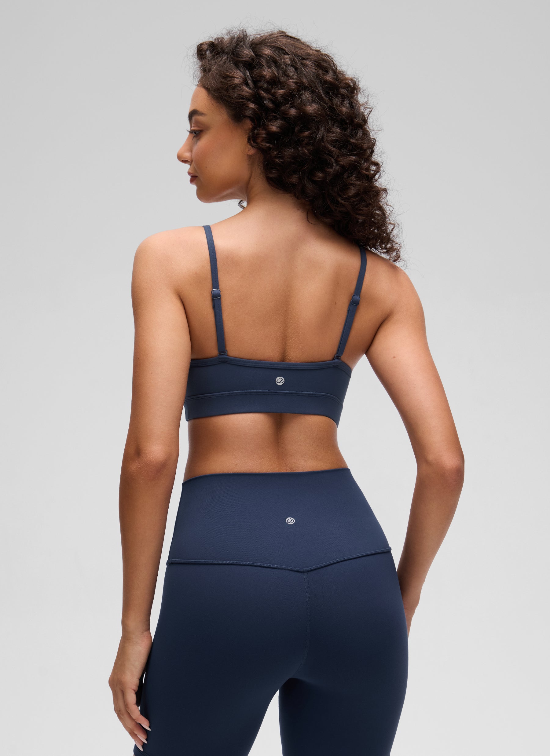 CRZ YOGA Butterluxe Sujetador con Cuello en V y Tirantes Espagueti para Mujer Azul Club