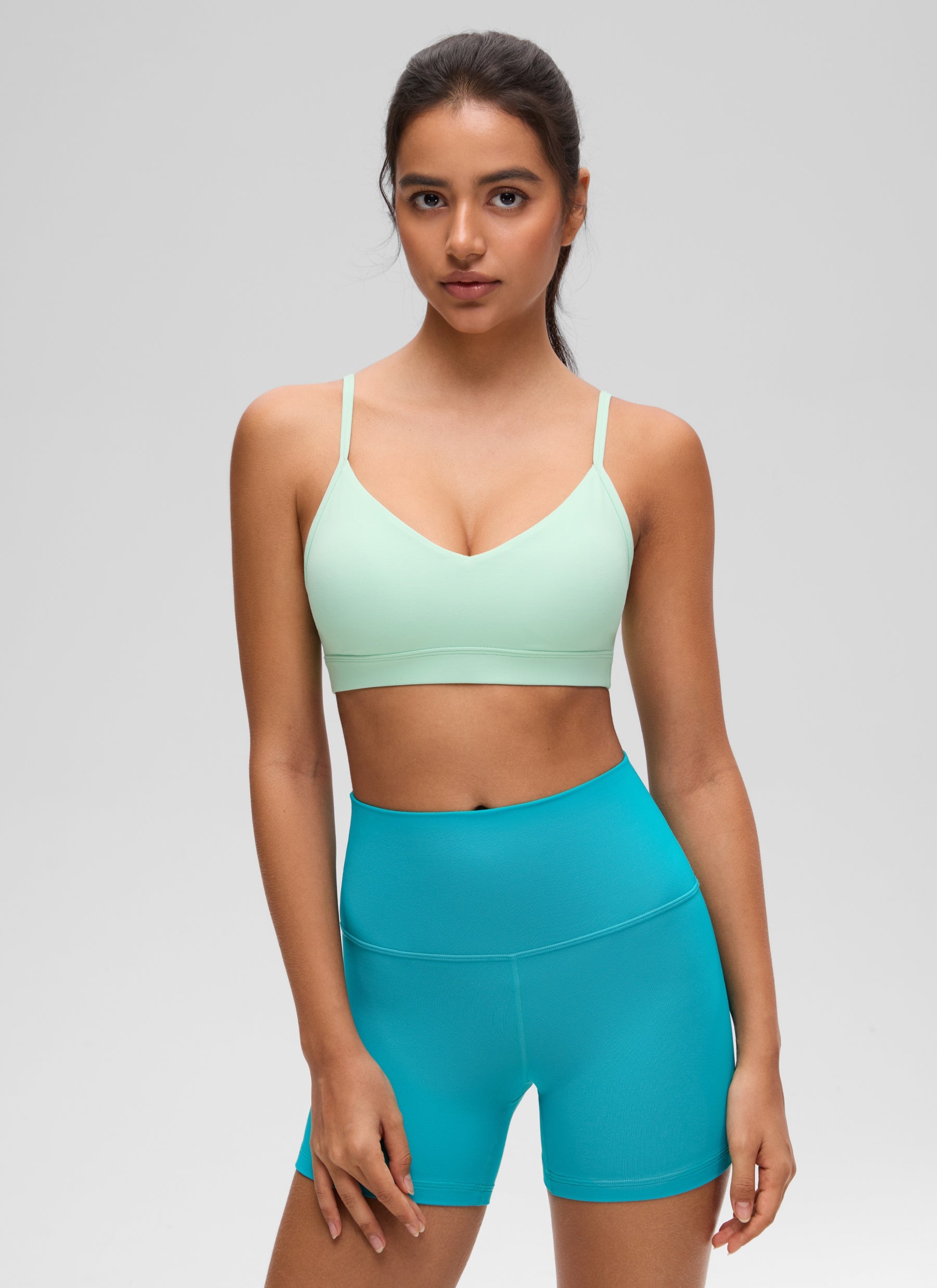 CRZ YOGA Butterluxe Sujetador con Cuello en V y Tirantes Espagueti para Mujer Momento de Menta