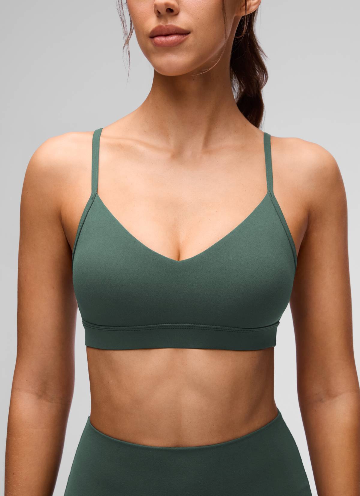 CRZ YOGA Butterluxe Sujetador con Cuello en V y Tirantes Espagueti para Mujer Verde Bosque Oscuro