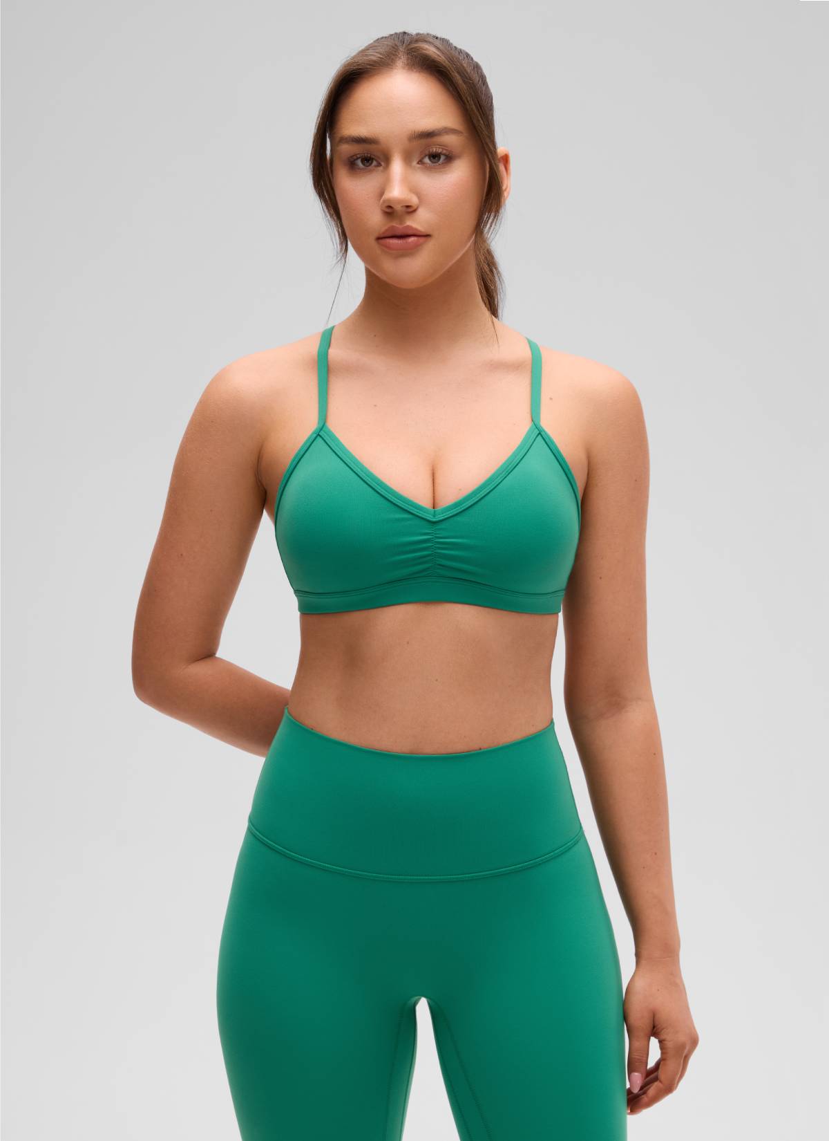 CRZ YOGA Sujetador Deportivo con Acolchado y Ruched en V para Mujer Verde Cascadia
