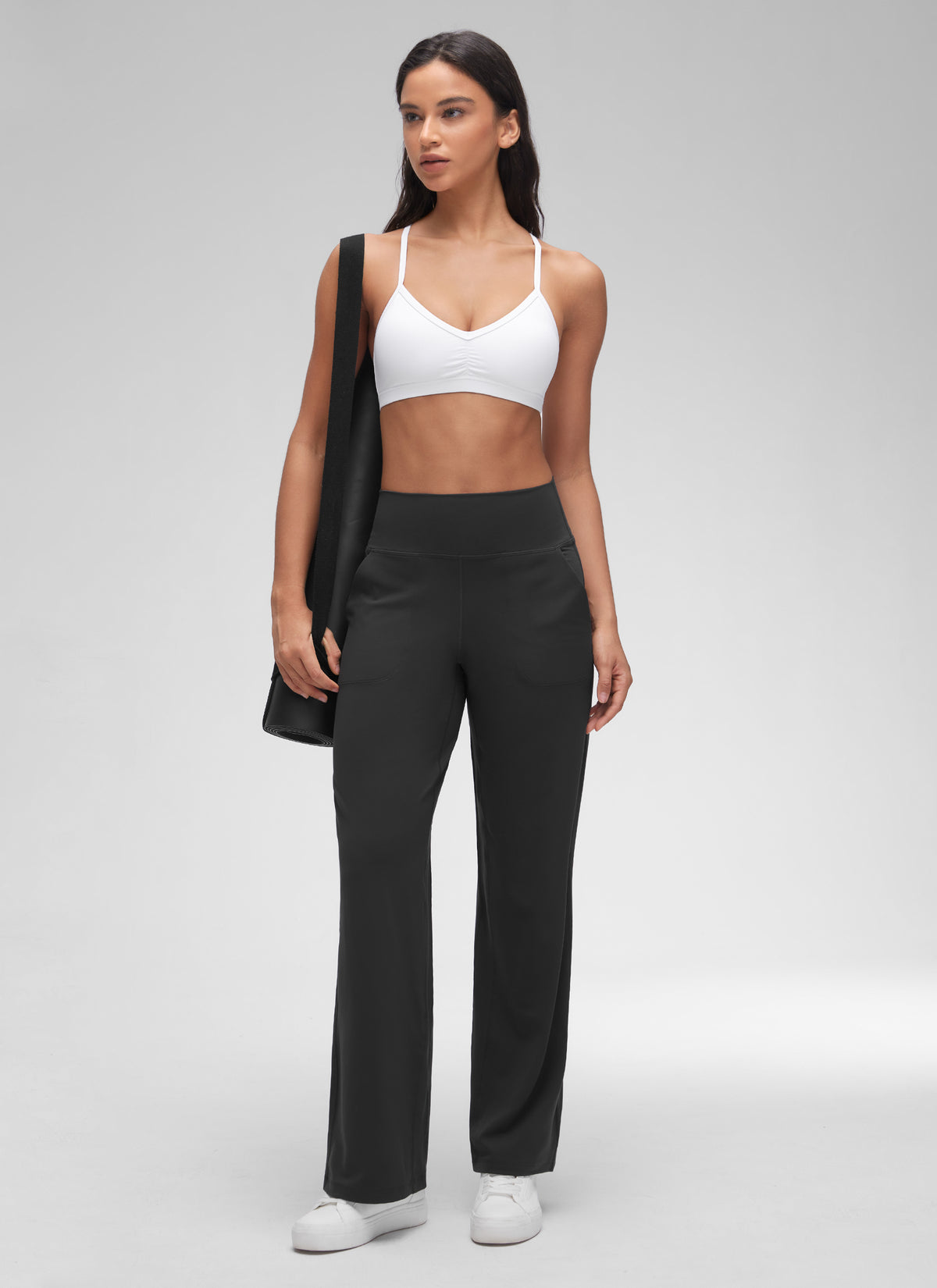 CRZ YOGA Sujetador Deportivo con Acolchado y Ruched en V para Mujer blanco