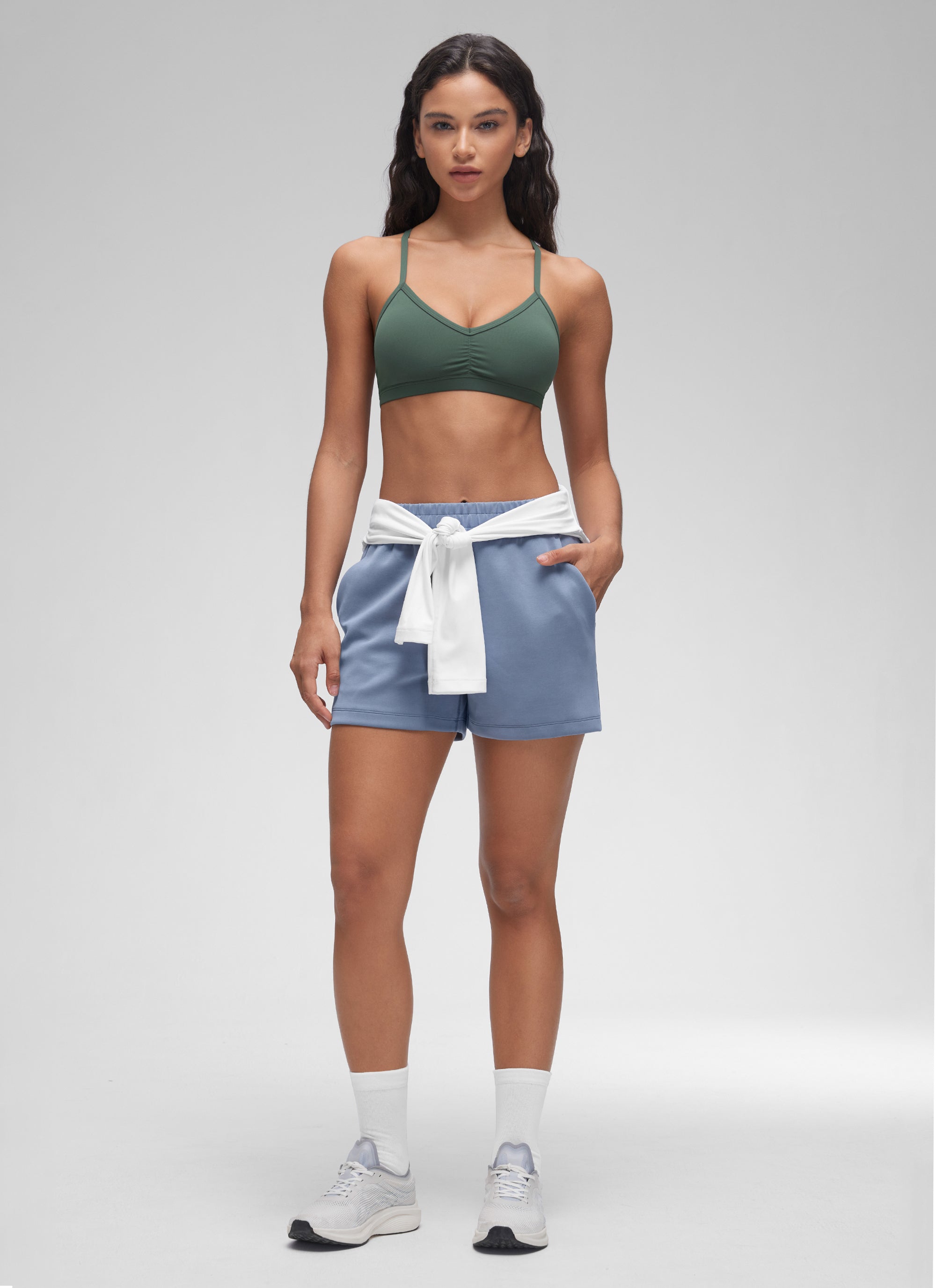 CRZ YOGA Sujetador Deportivo con Acolchado y Ruched en V para Mujer Verde Bosque Oscuro