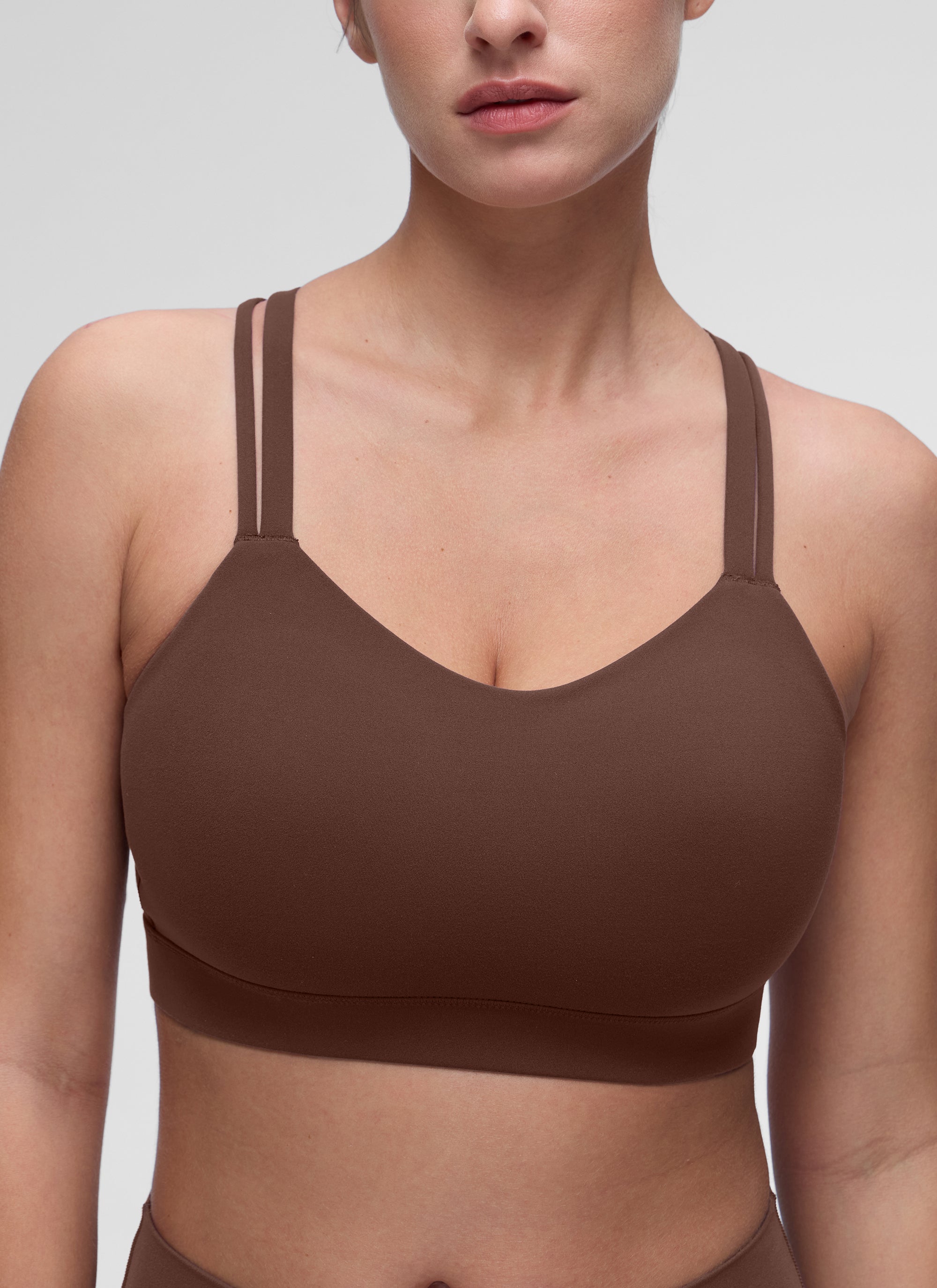 CRZ YOGA Mujer Yoga Soporte Ligero Moldeado Escote en U Doble Tirante Café Morena