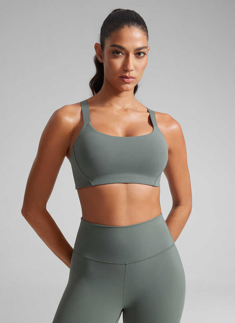 CRZ YOGA Butterlift Sujetadores con Tirantes ajustables y Cuello Redondo para Mujer Salvia gris @model_info:Mariana
