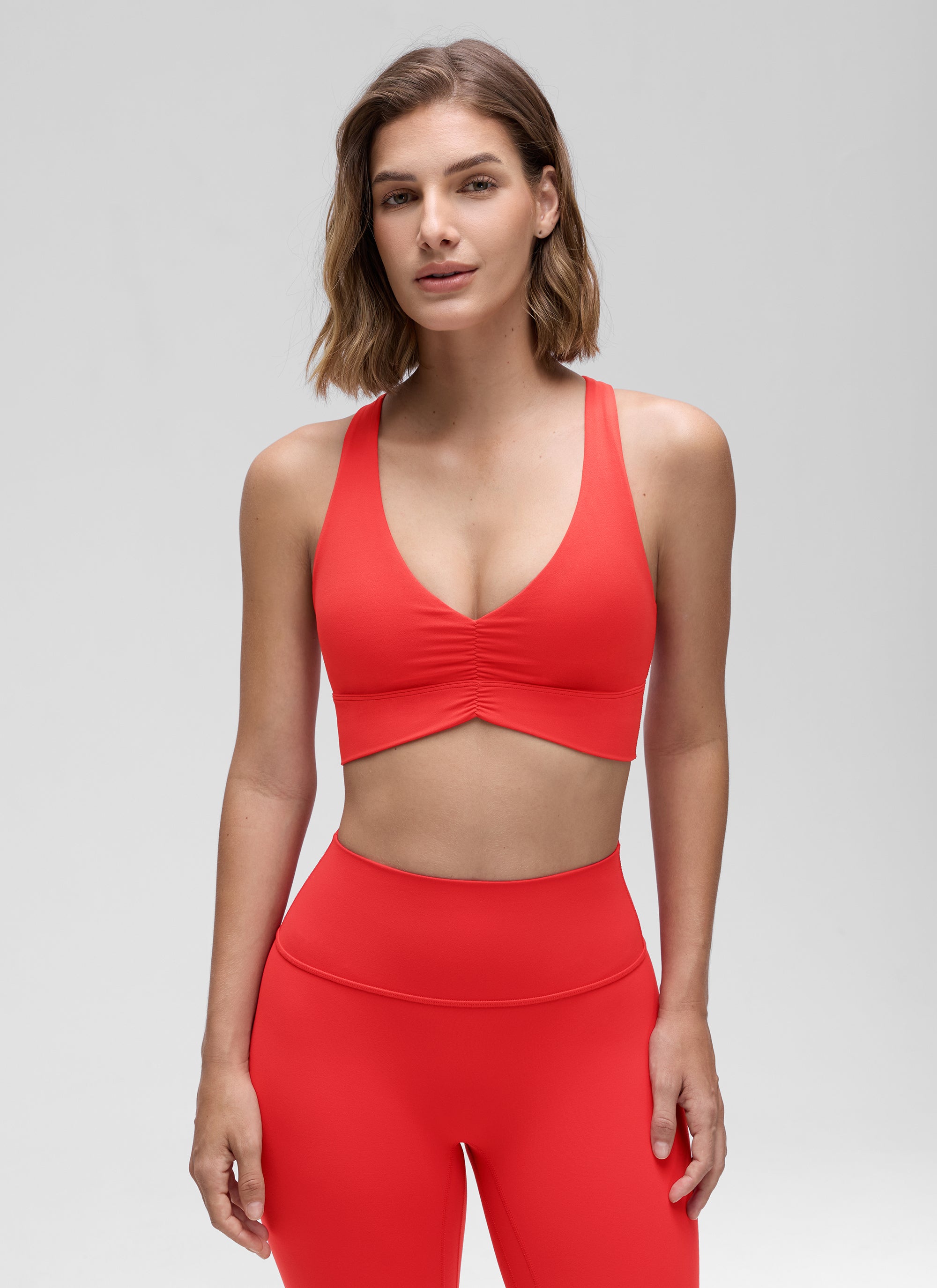 CRZ YOGA Mujer Sujetador Butterluxe Soporte Ligero con Detalle en V Rojo Profundo