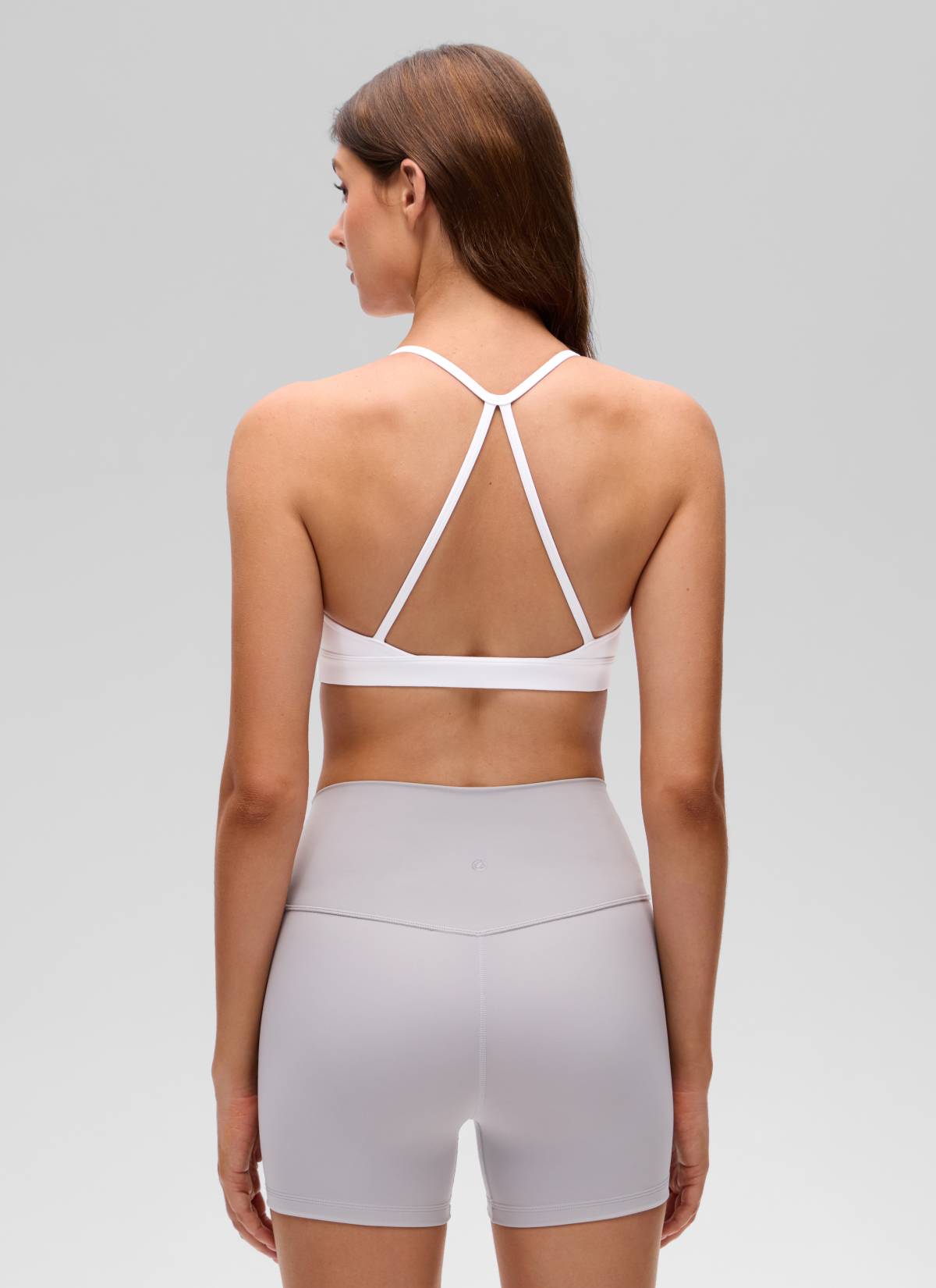 CRZ YOGA Sujetador Deportivo Butterluxe Redondo y Espalda Cruzada blanco