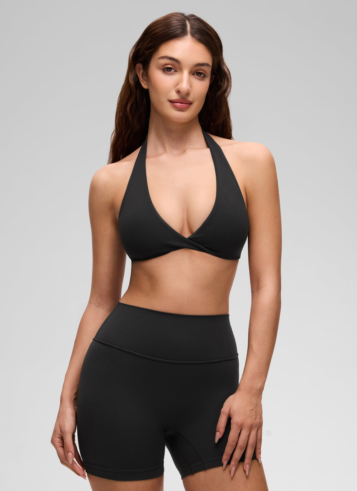 CRZ YOGA Sujetador de Yoga Butterluxe con Escote en V y Doble Capa Negro