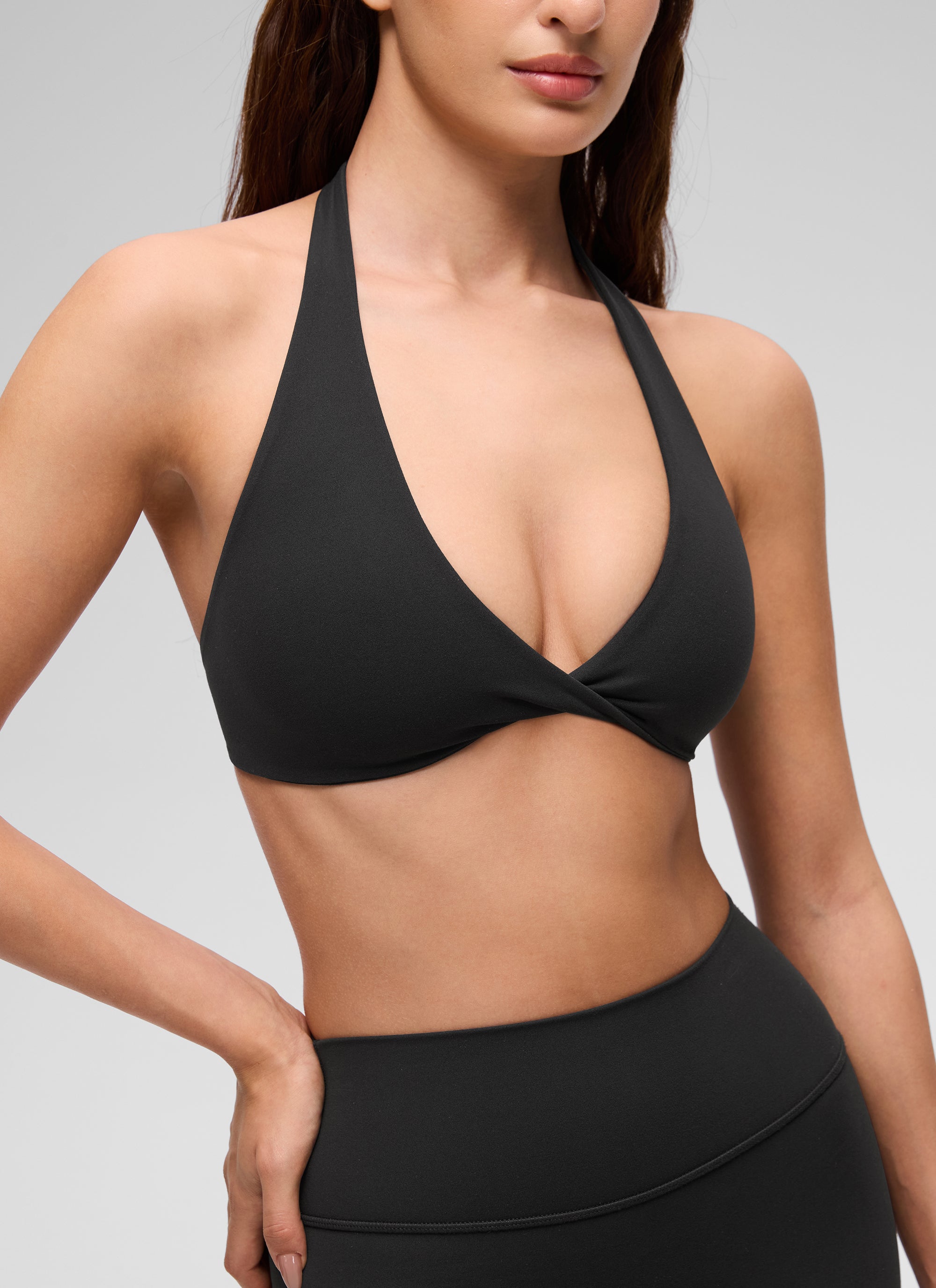 CRZ YOGA Sujetador de Yoga Butterluxe con Escote en V y Doble Capa Negro