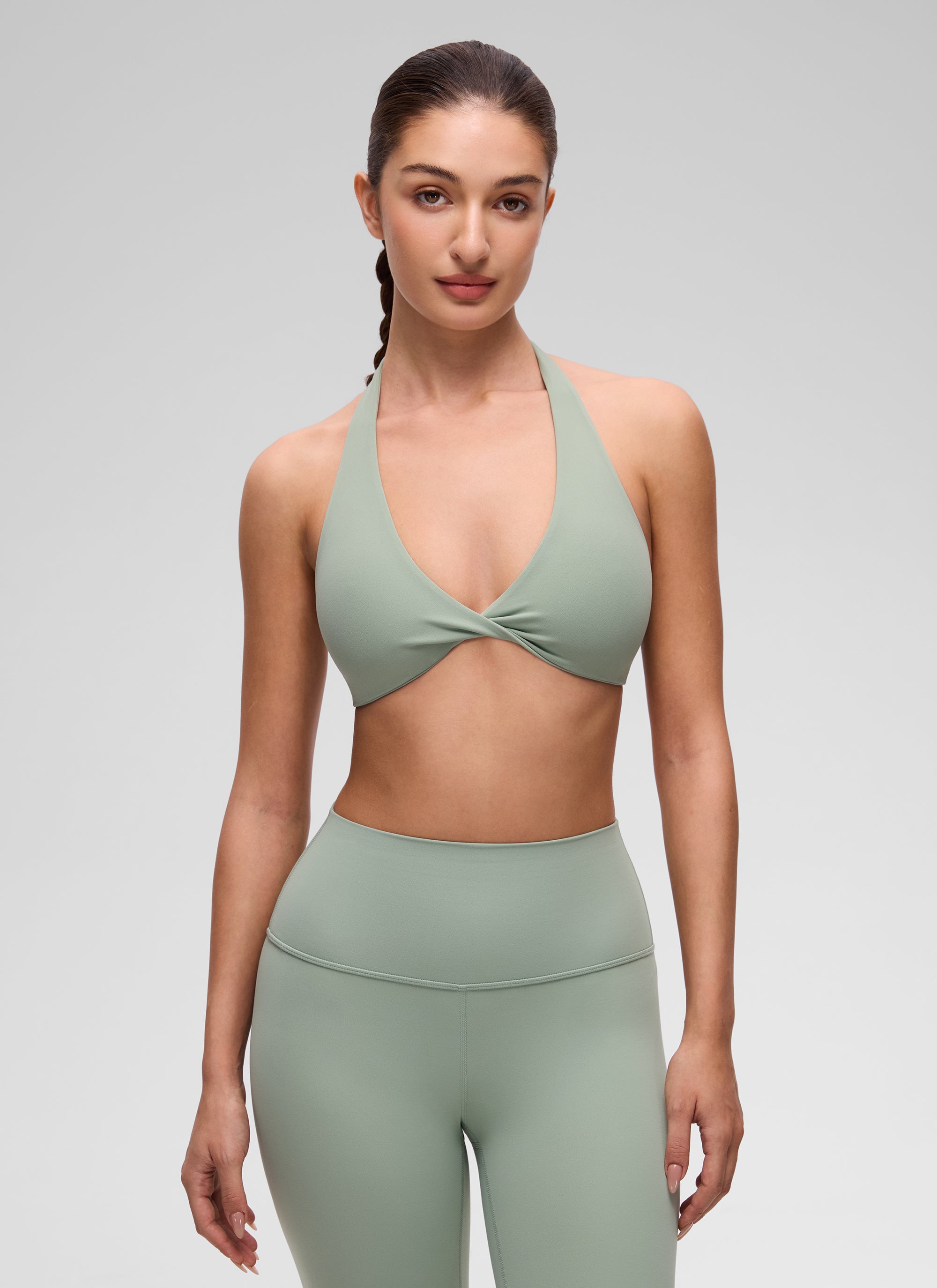 CRZ YOGA Sujetador de Yoga Butterluxe con Escote en V y Doble Capa Tribunal de Green Palm