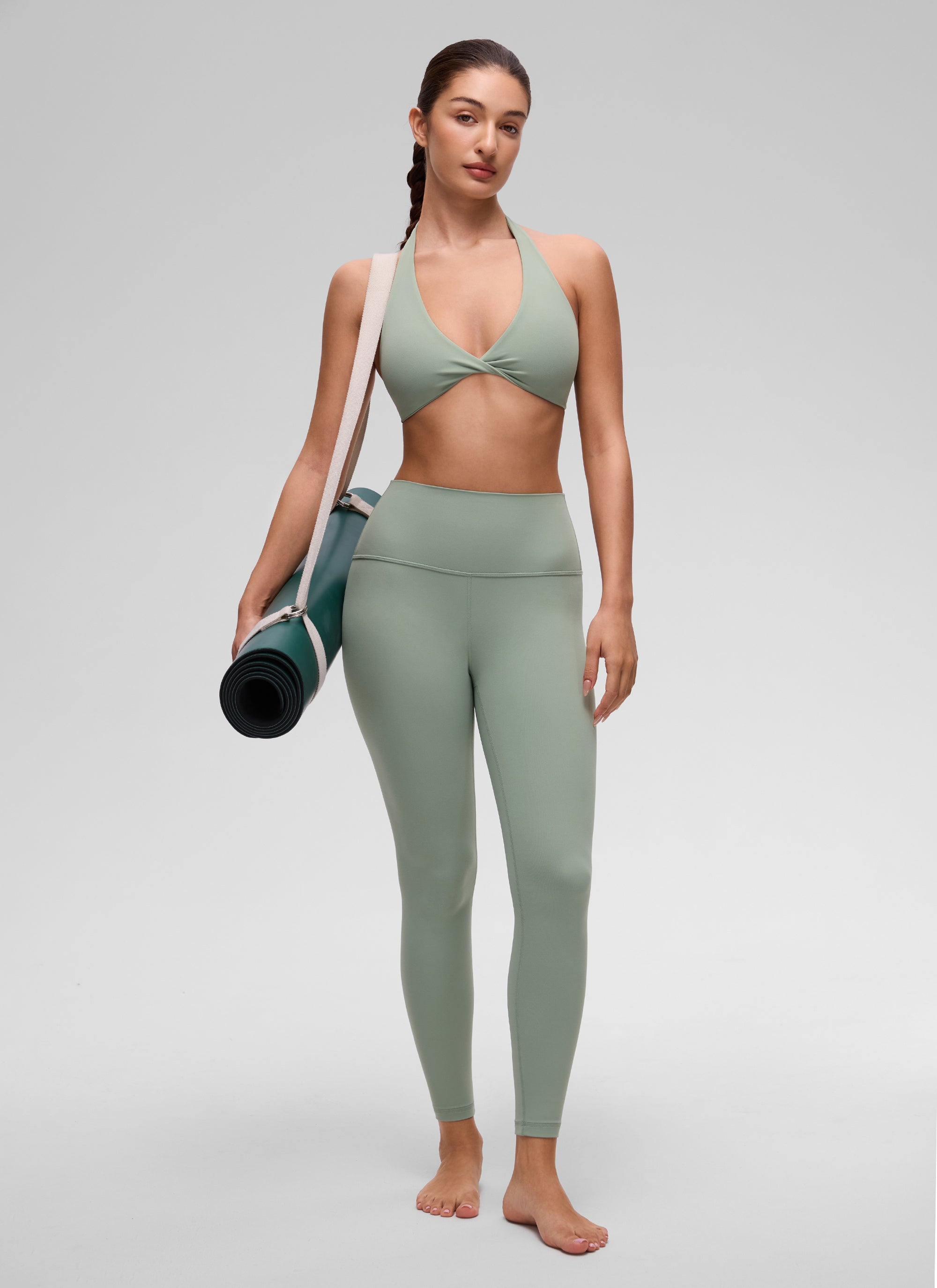 CRZ YOGA Sujetador de Yoga Butterluxe con Escote en V y Doble Capa Tribunal de Green Palm