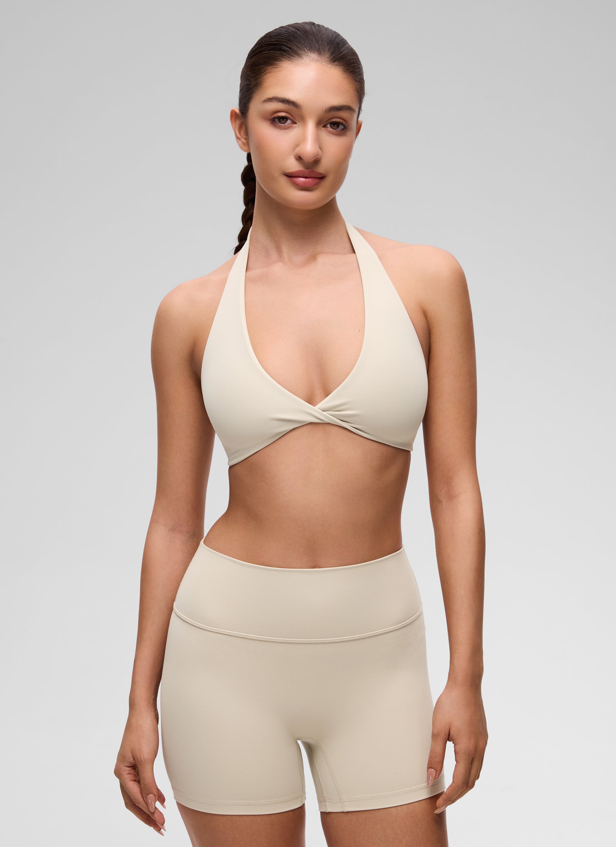 CRZ YOGA Sujetador de Yoga Butterluxe con Escote en V y Doble Capa Bronceado Mojave