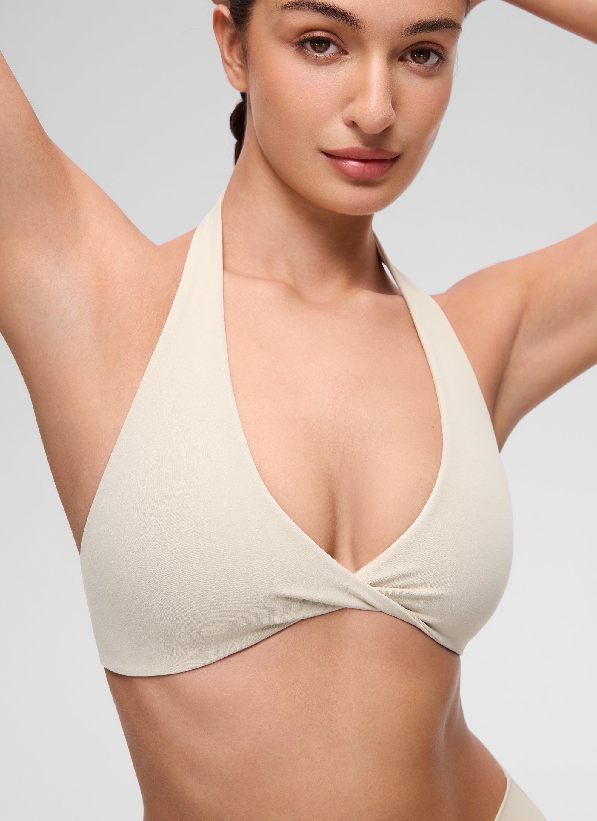 CRZ YOGA Sujetador de Yoga Butterluxe con Escote en V y Doble Capa Bronceado Mojave