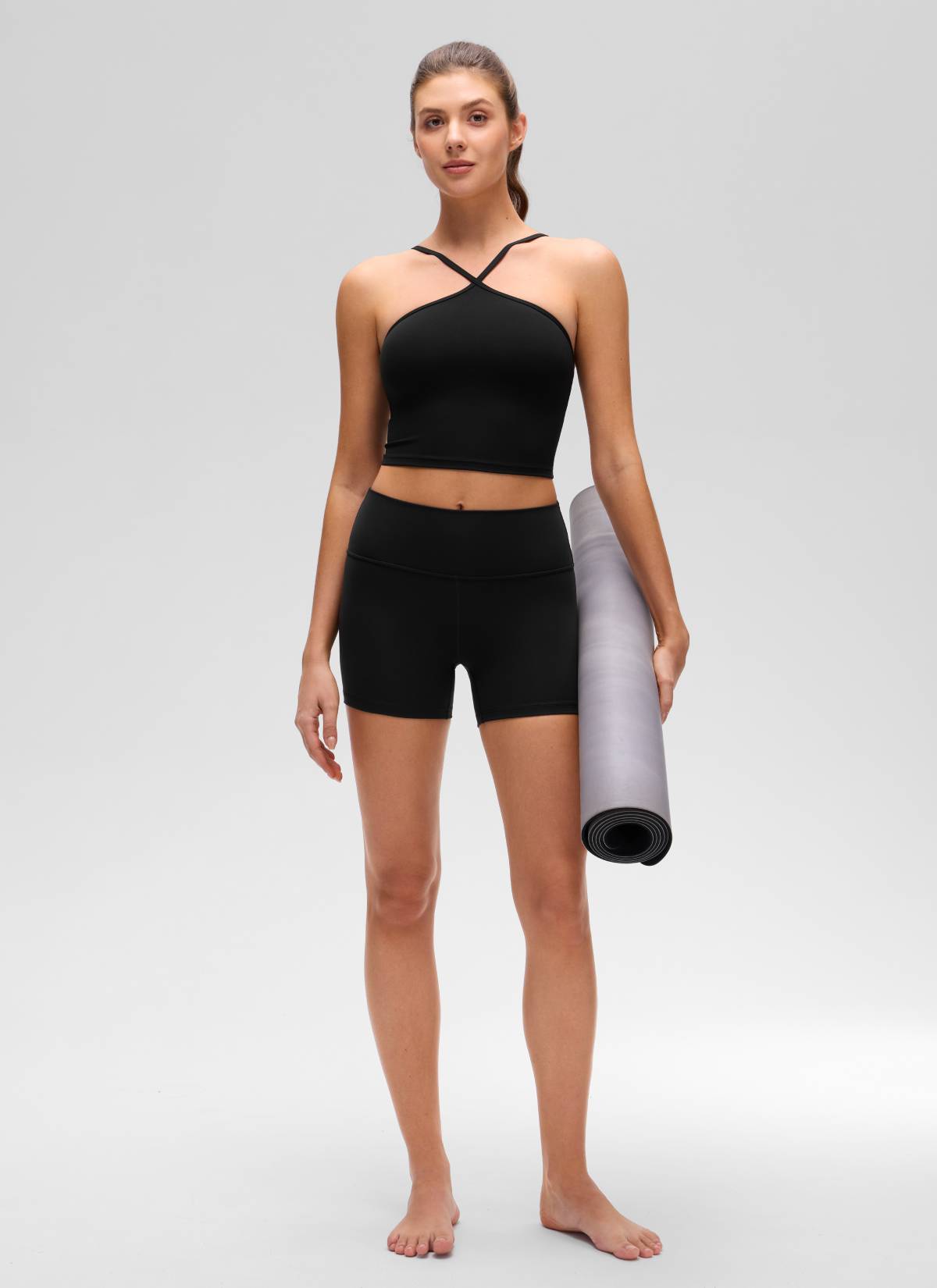 CRZ YOGA Women's Butterluxe Sujetador Incorporado de Halter Cruzado Negro