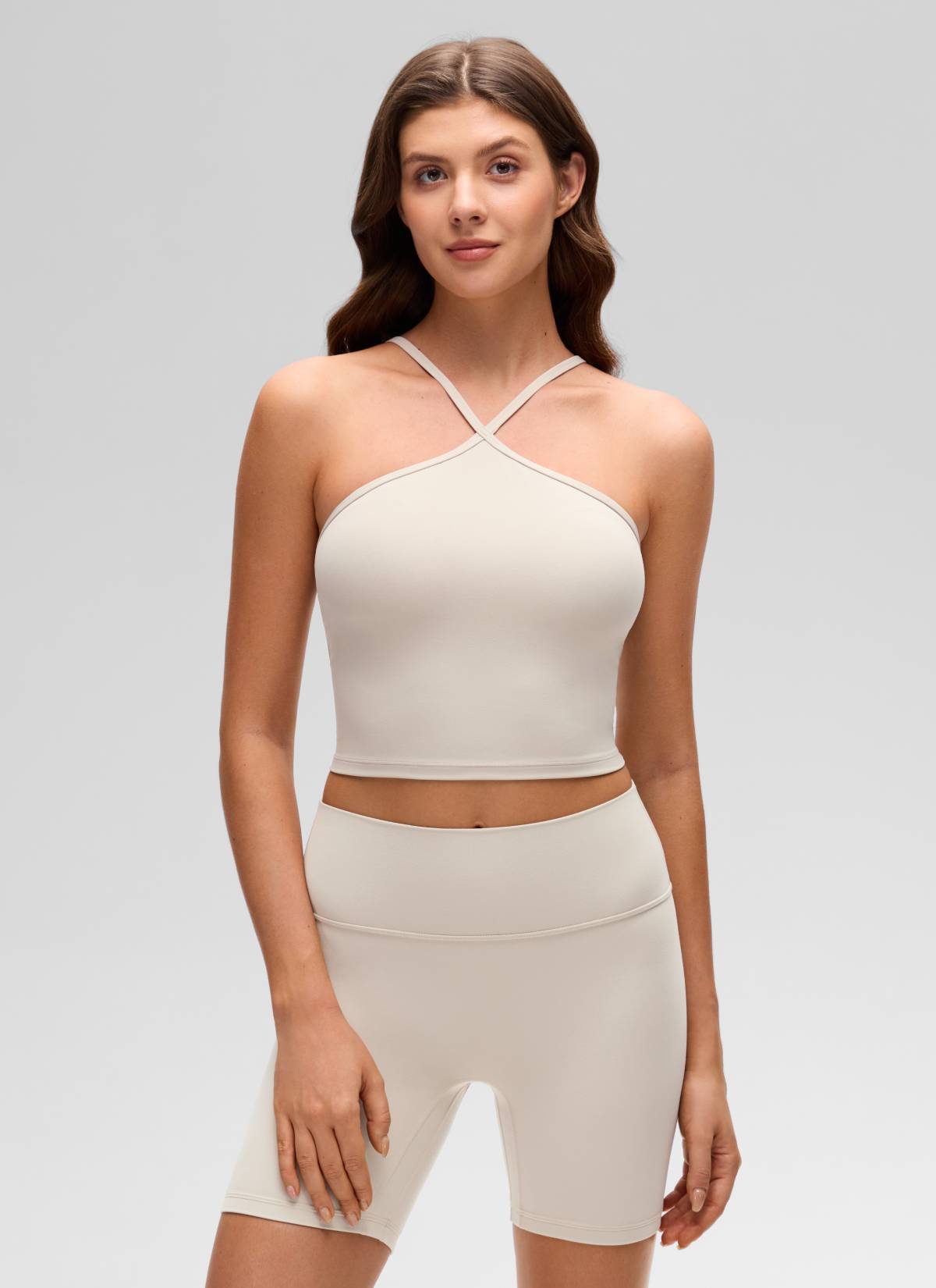CRZ YOGA Women's Butterluxe Sujetador Incorporado de Halter Cruzado Bronceado Mojave