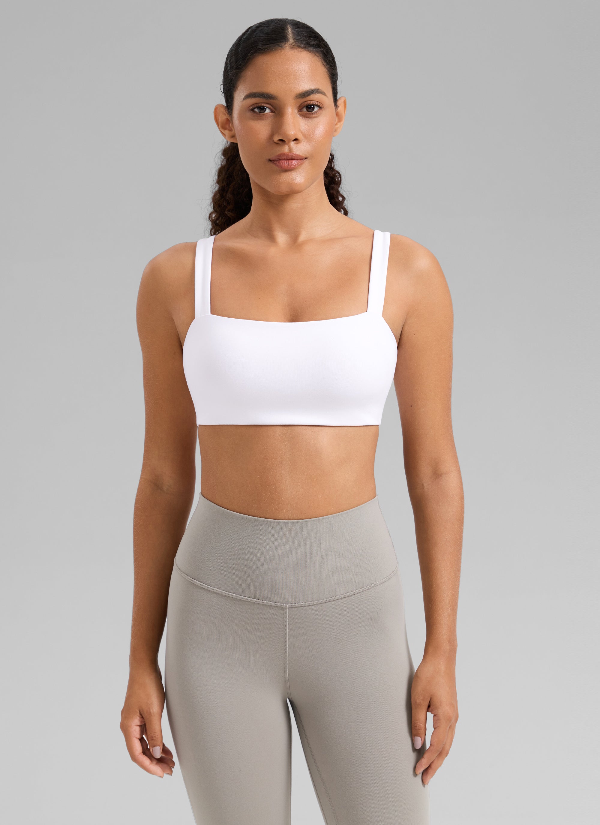 CRZ YOGA Women's Butterlift Sujetador Deportivo de Cuello Cuadrado blanco