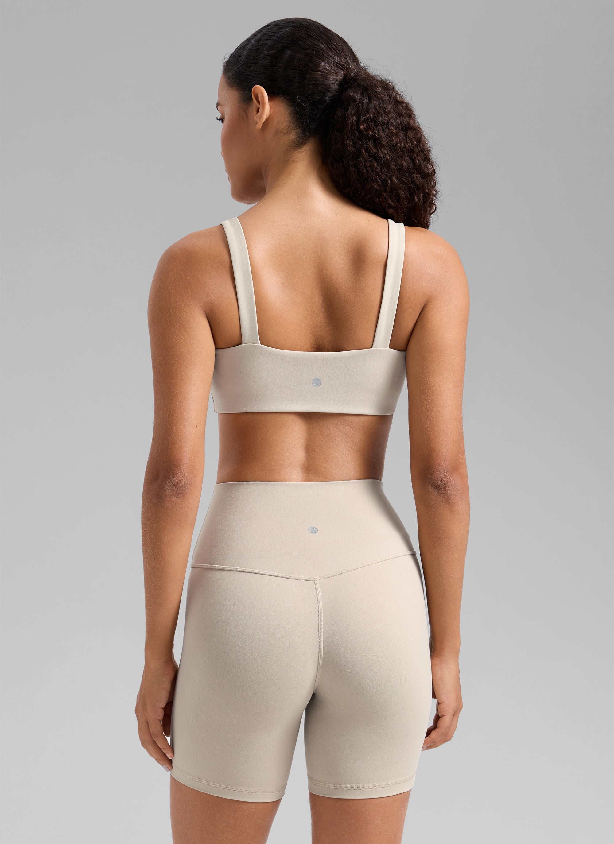 CRZ YOGA Women's Butterlift Sujetador Deportivo de Cuello Cuadrado Bronceado Mojave