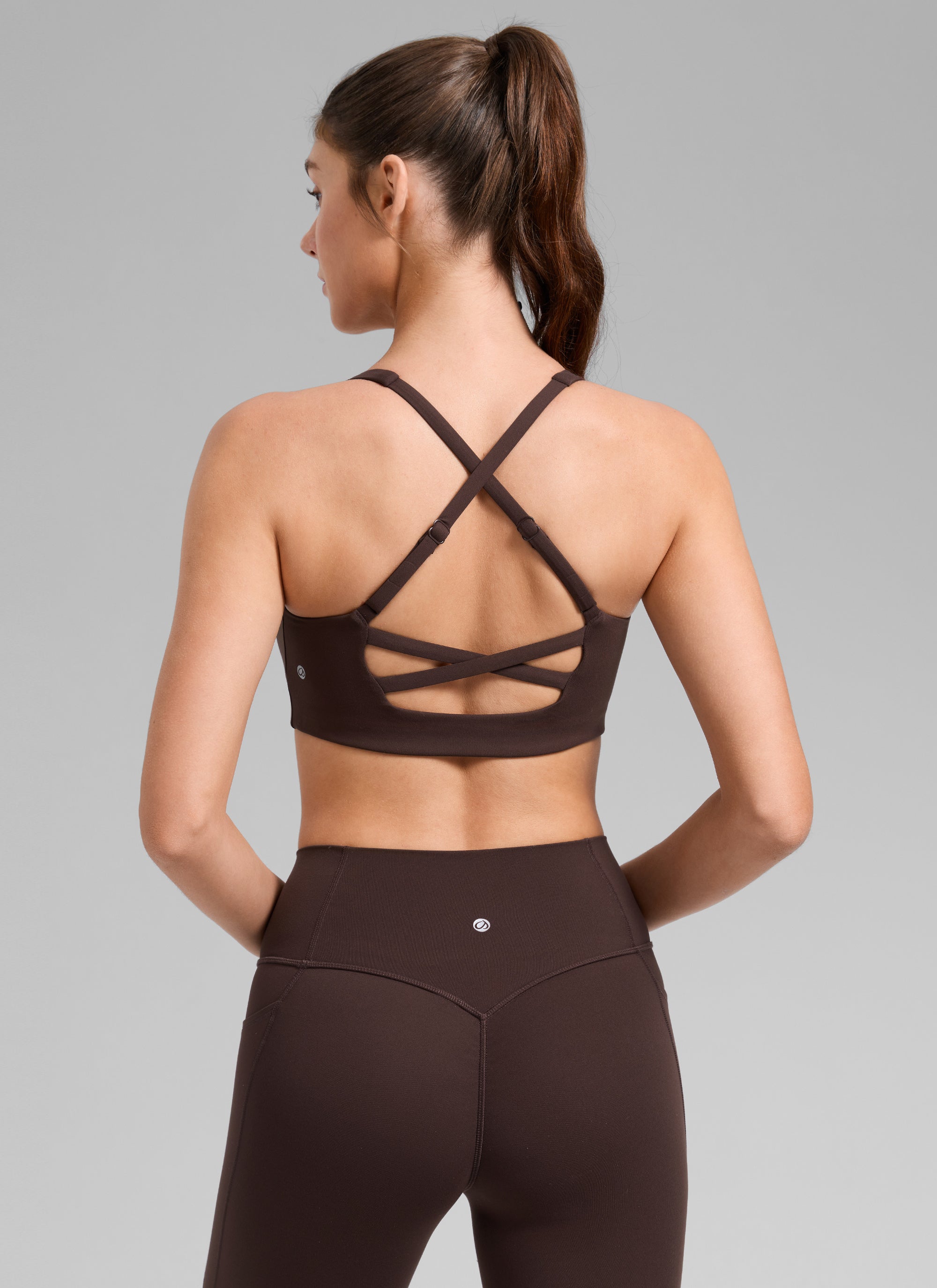 CRZ YOGA Sujetador Butterlift Cross Back con Bra Incorporado Marrón Fudge Caliente