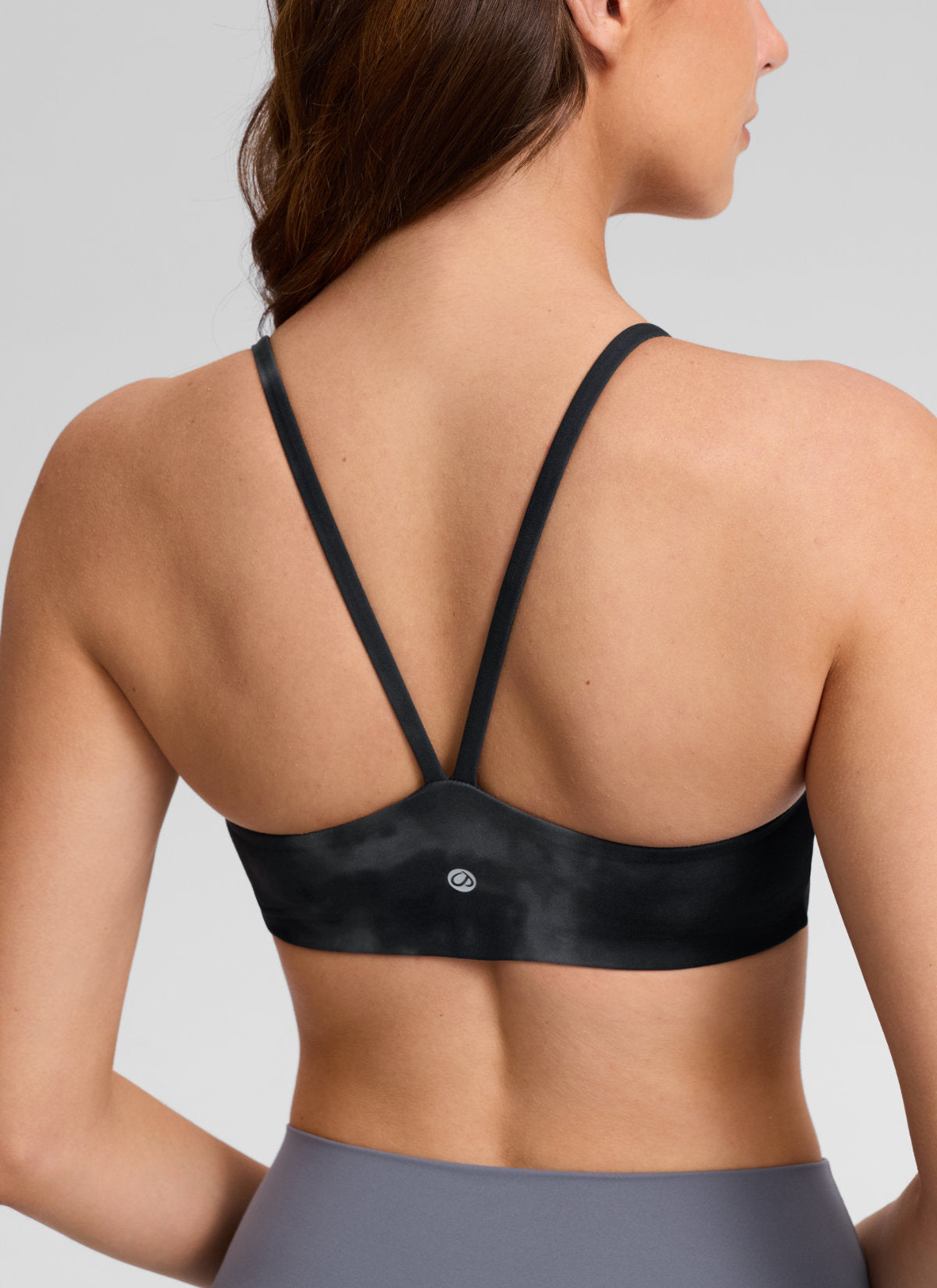 CRZ YOGA Sujetador Butterlift® Deportivo con Espalda en V para Mujer Flores Grises Tie Dye