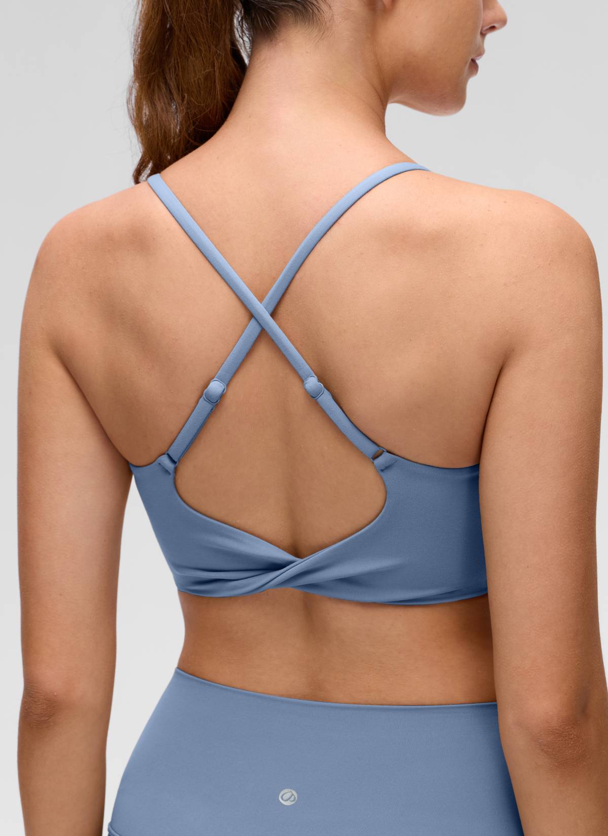 CRZ YOGA Sujetador Butterluxe con Espalda Cruzada para Mujer Denim lavado