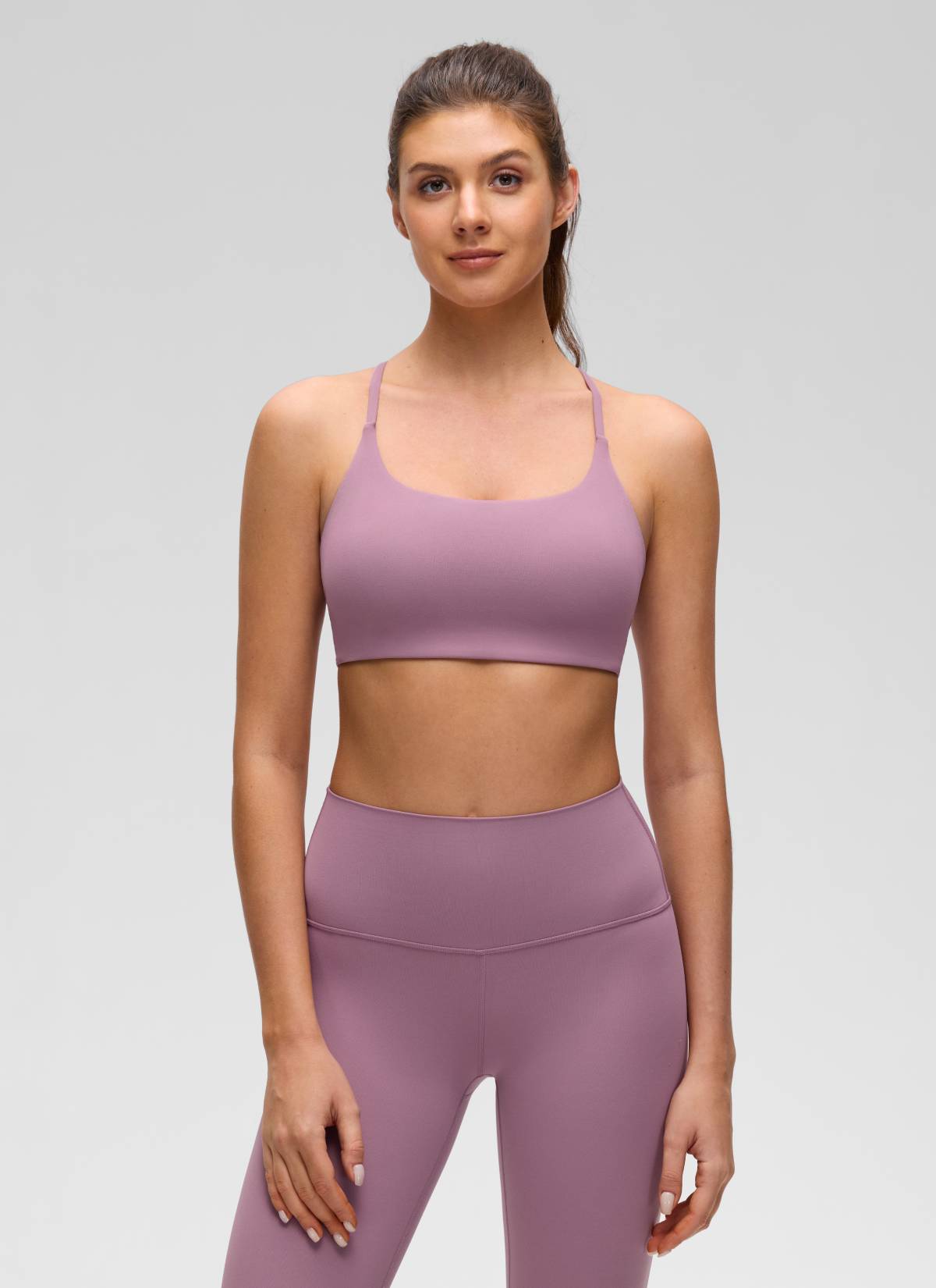 CRZ YOGA Sujetador Butterluxe con Espalda Cruzada para Mujer Lavanda claro